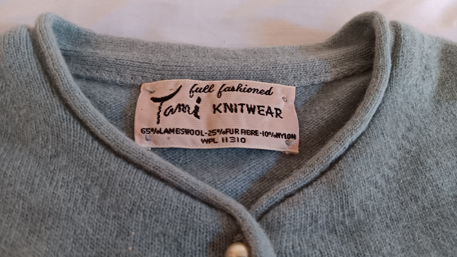 VINTAGE 1958 TAMI KNITWEAR LAMBSWOOL LIGHT BLUE CARDIGAN SWEATER PEARL BUTTON GD