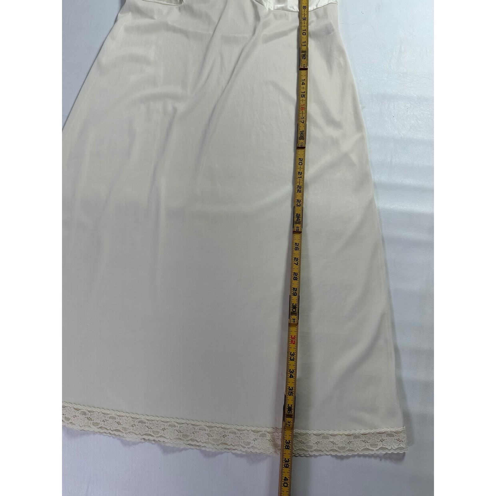Vintage Sz 40 Vanity Fair Ivory Lace Trim Full Slip Dress Style 10-103