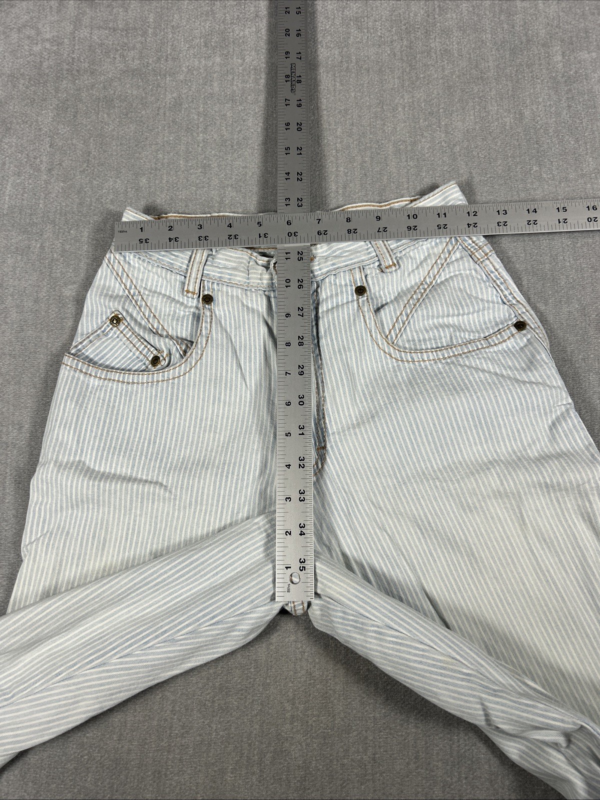 Woman’s Zena Size 4 Light pinstripe denim jeans Vintage