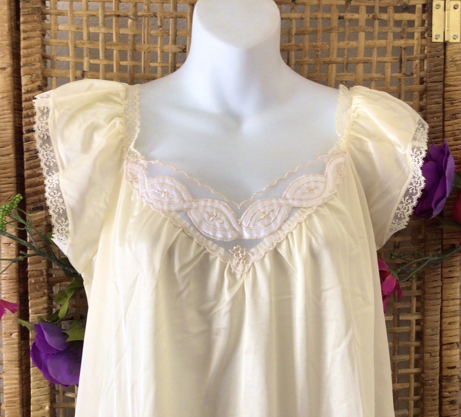Vintage NOS Glencraft Light Orange Short Nylon Nightgown Sz Large