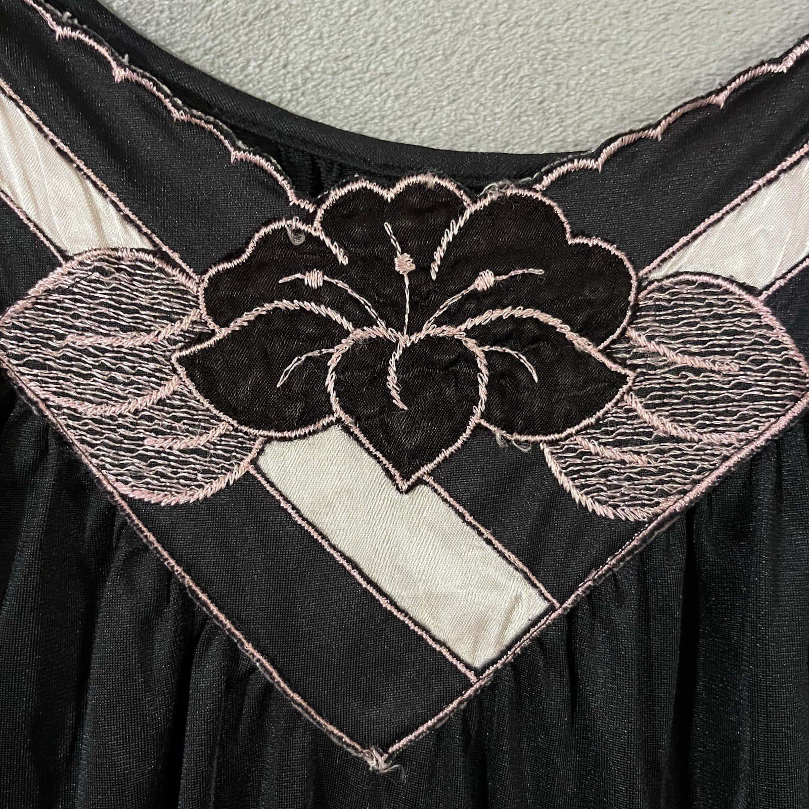 VTG LADY CAMEO DALLAS NIGHTGOWN Black Long Slip Dress Womens M Embroidered