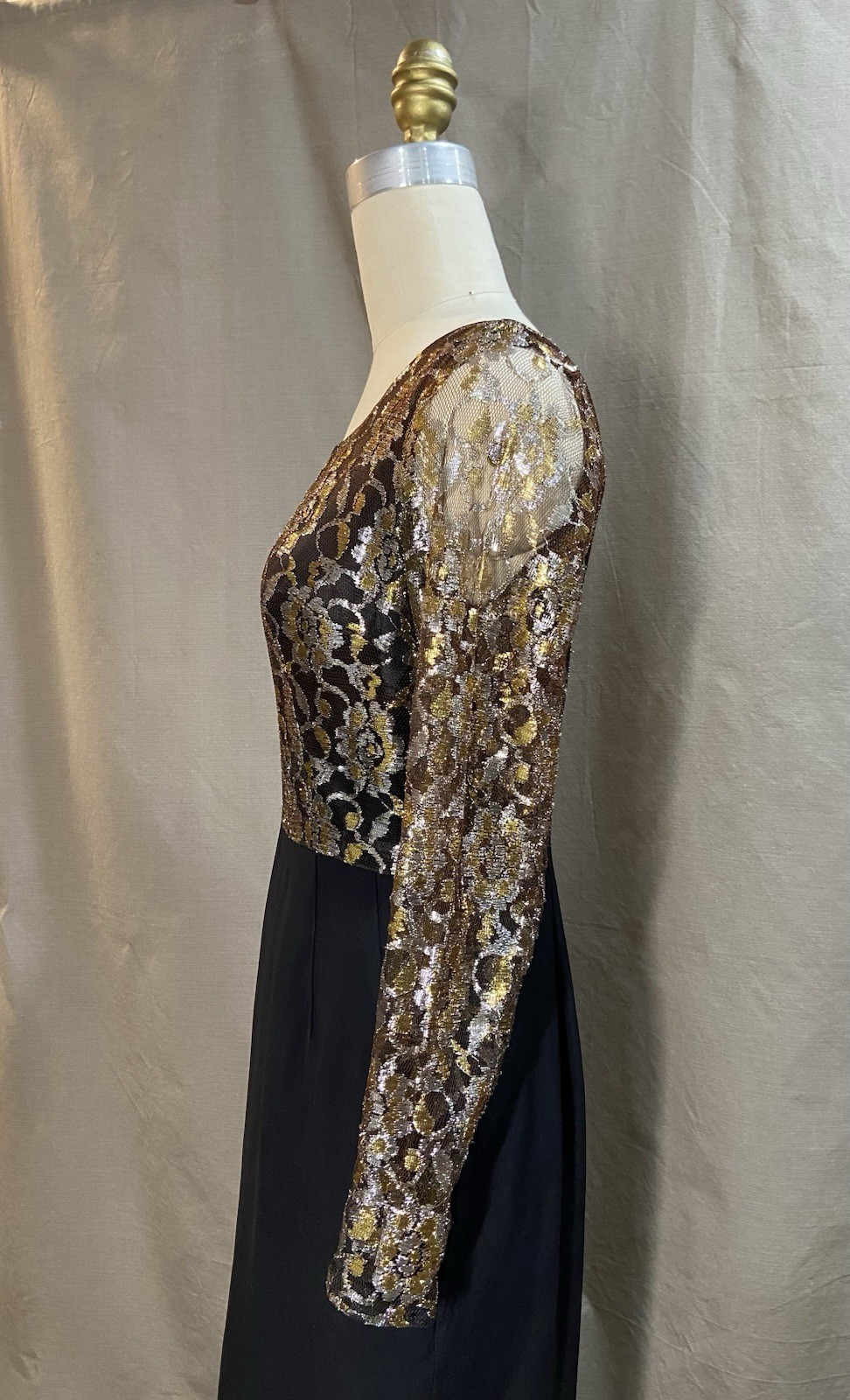 Vintage 1960’s Cocktail Dress Gold Black Metallic Lace Size 2