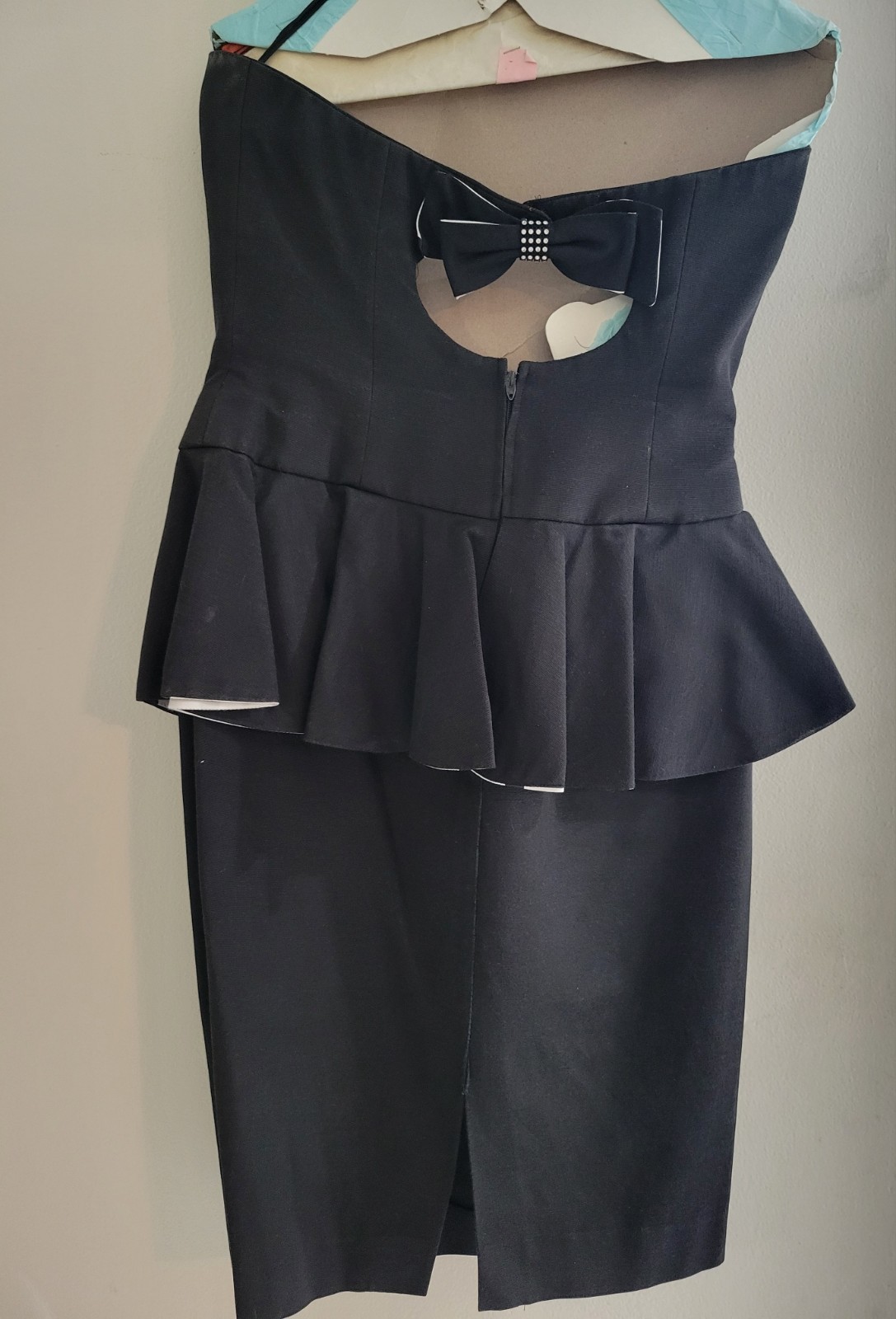 Vintage 90s Women’s Peplum Black Dress