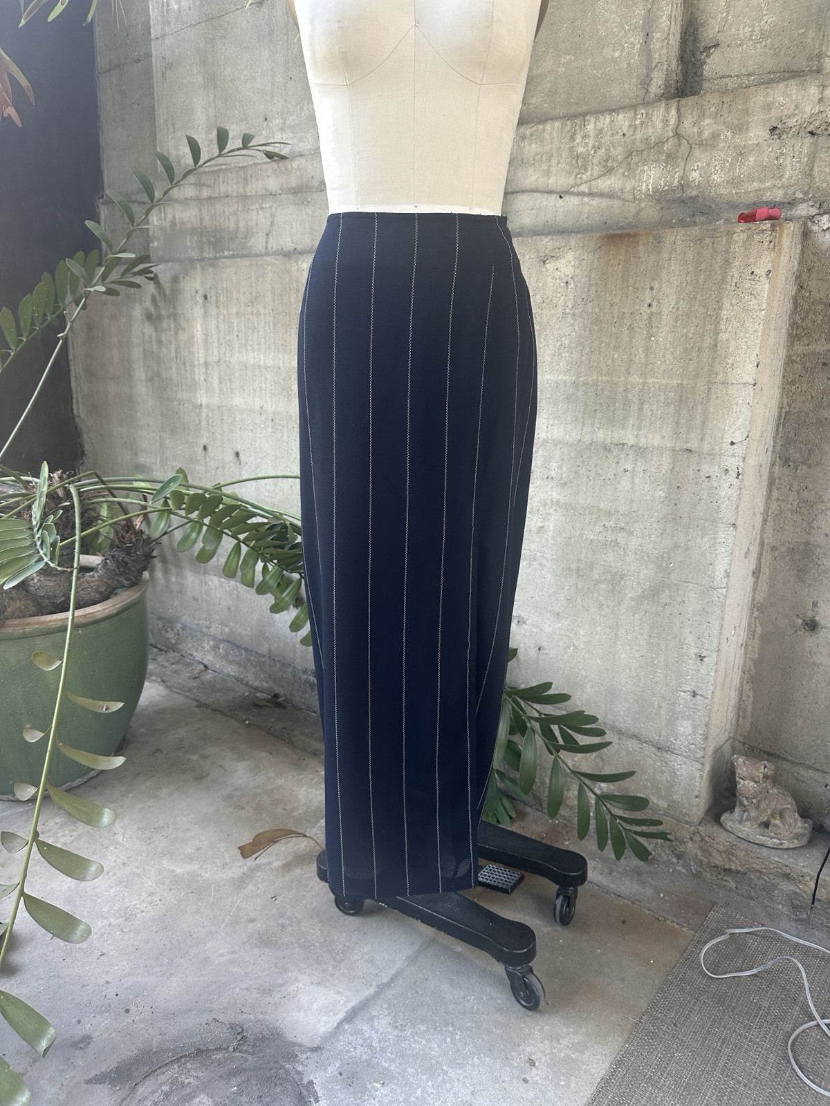 Rare Vintage Donna Karan New York Navy Pinstripe Skirt Suit Size 12 Mob Wife