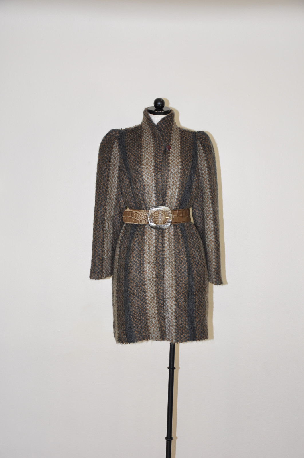 Vintage 80s Gray Wide Stripe Wool Boucle Loop Knit Puff Sleeve Wrap Coat Women M