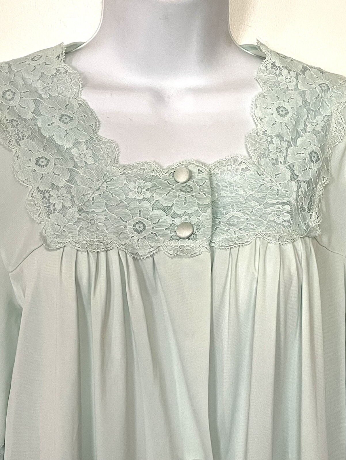 Vintage Lorraine Robe Dressing Gown Small Short Sleeve Button Front w/ Pocket