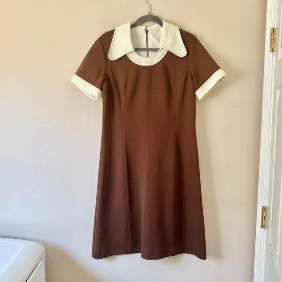 Vintage 60 / 70s chocolate brown dress AS IS mod short sleeve dagger collar