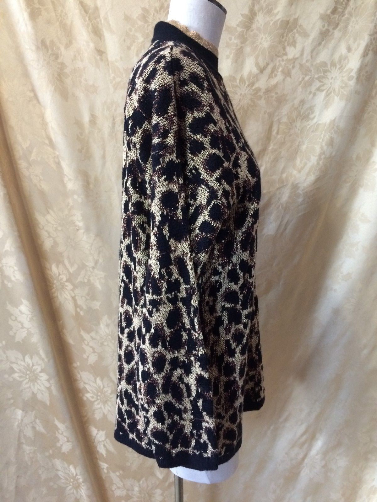 Stylin’ Women’s Retro Nutcracker Oversize Sparkle Animal Print Sweater++SIZE M++