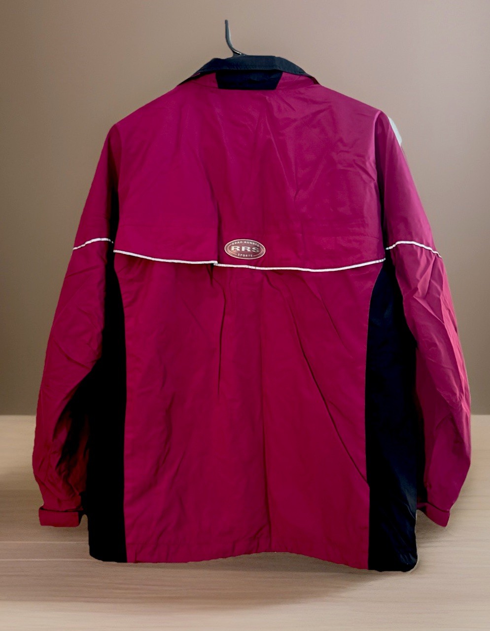 VTG Road Runner Sports Womens Med Reflective Windbreaker jacket Full Zip Hood M