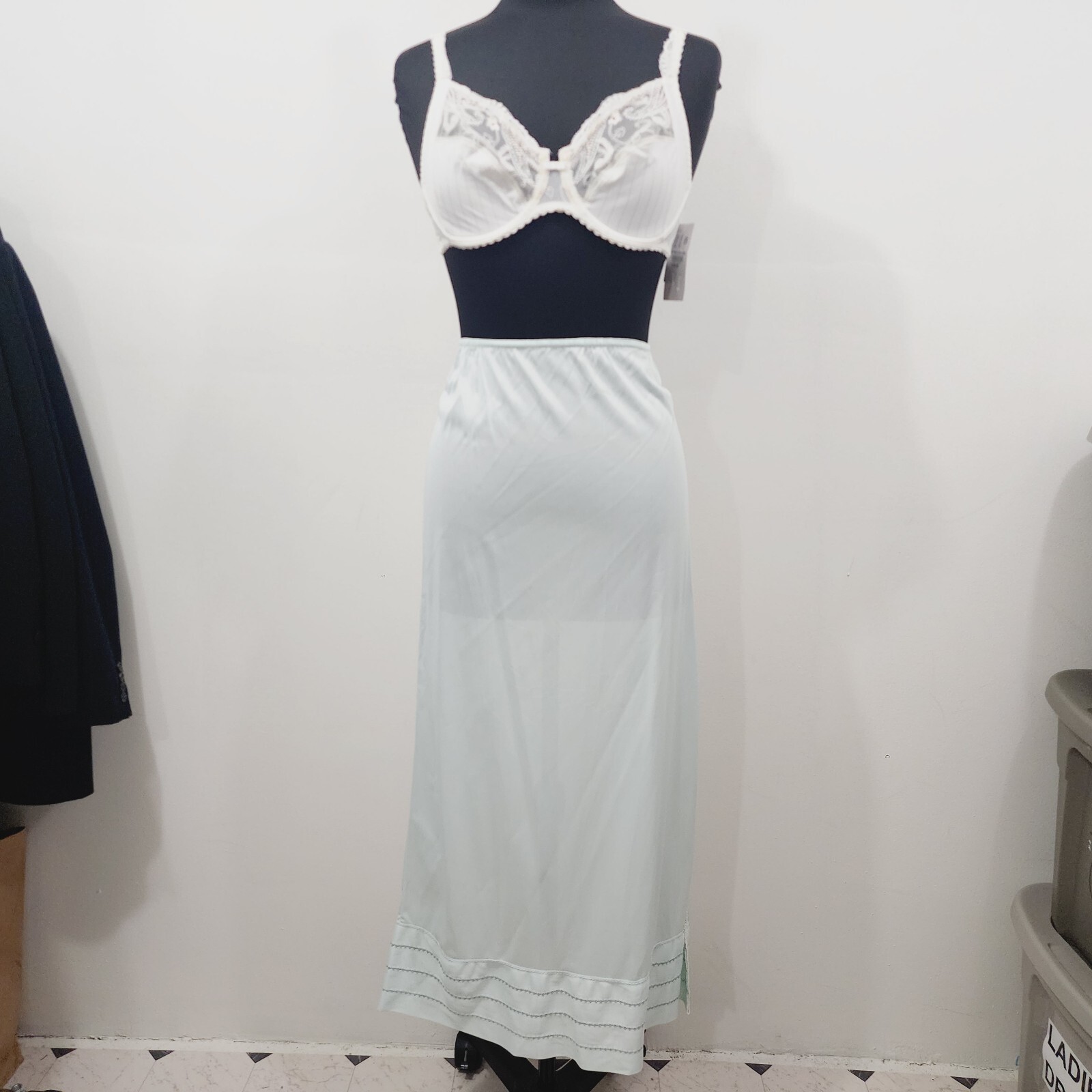 Vintage Camelot 1970s Anti-cling Mint Green Antron Nylon Maxi Slip Women’s Sz L