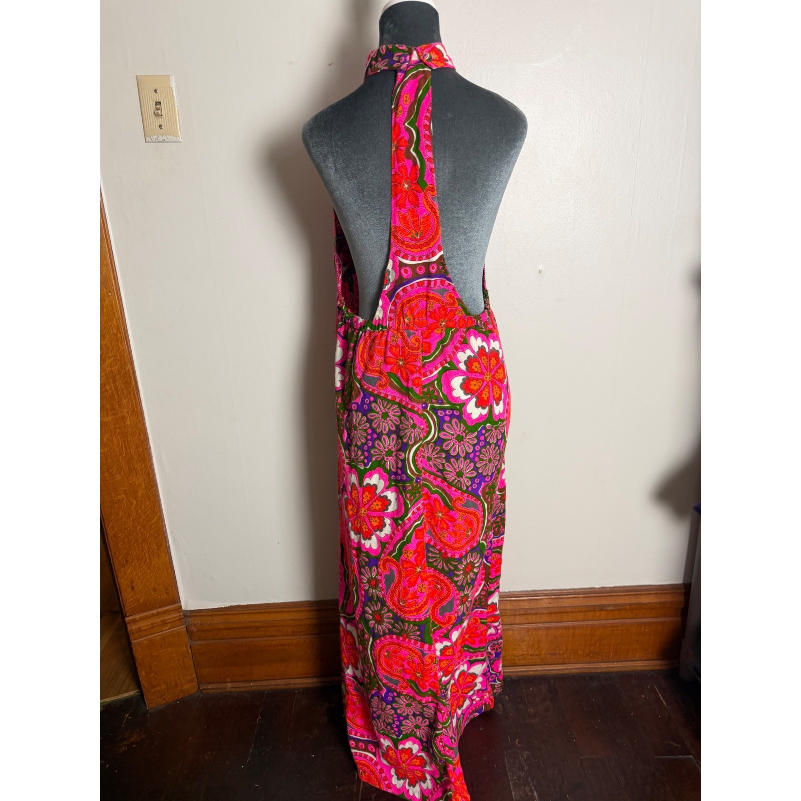 Vintage 70s Psychedelic Paisley Floral Halter Maxi Dress hippie boho 60’s pink