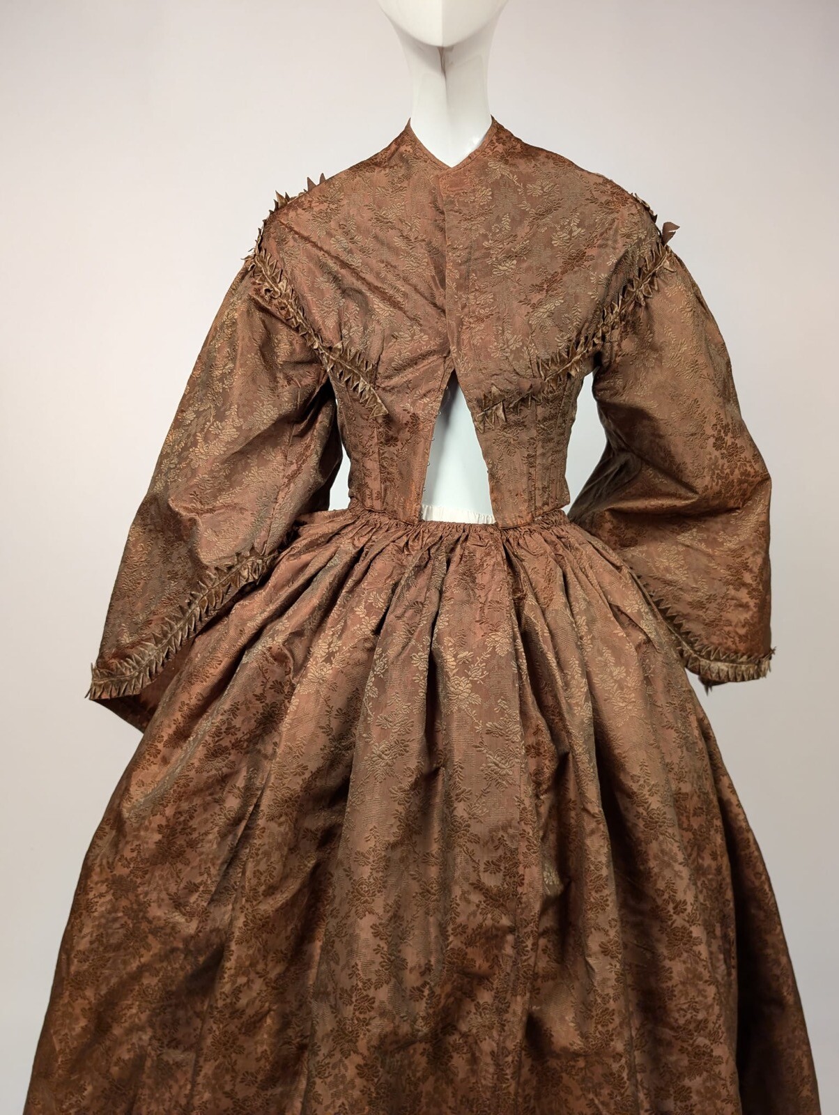 CIVIL WAR ERA 1860’S FIGURED SILK DRESS W VELVET TRIM + OVERSIZED PAGODA SLEEVES
