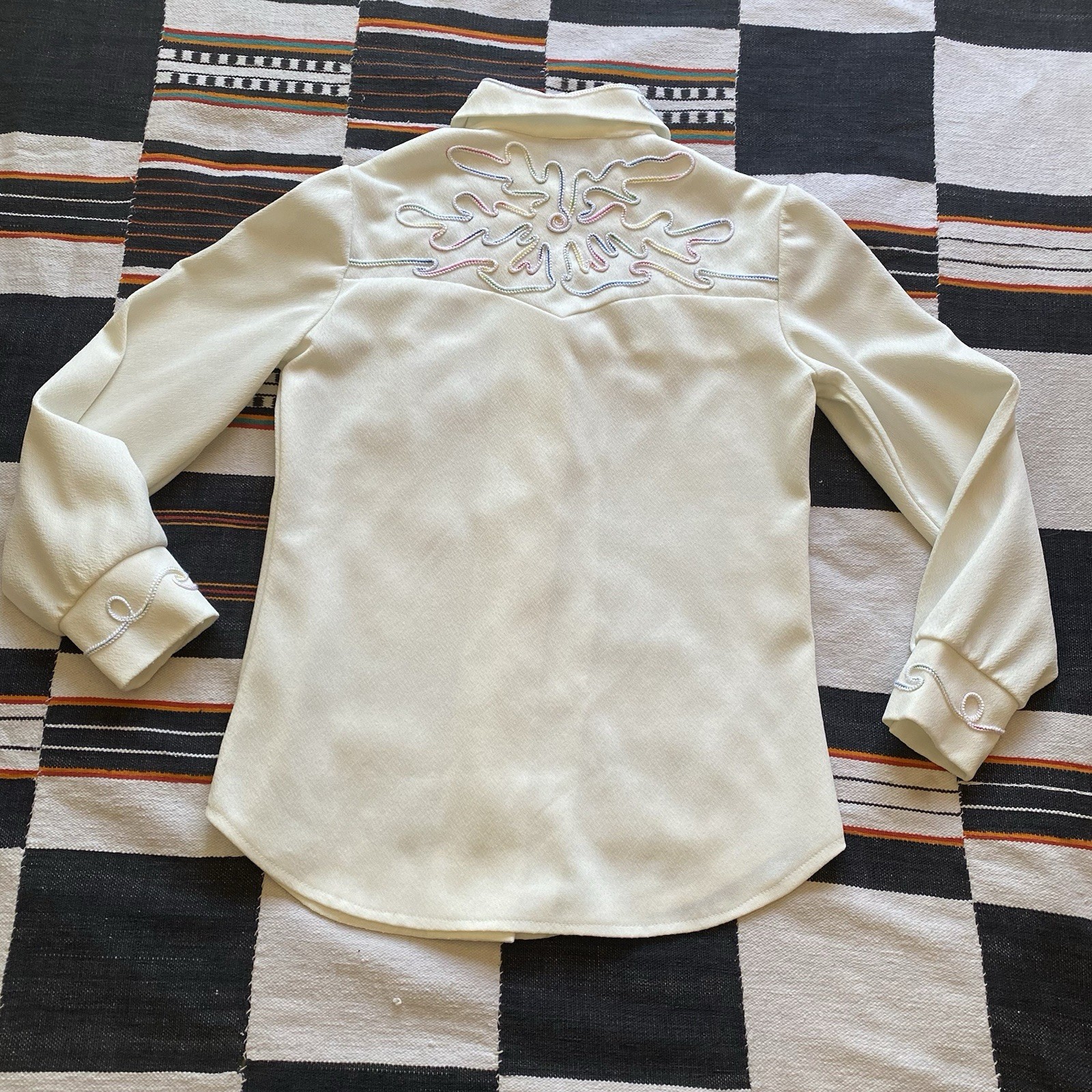 Vintage 1970’s Aldens Fashions Button Up Embroidered Button Up. Size S/M. Rare.