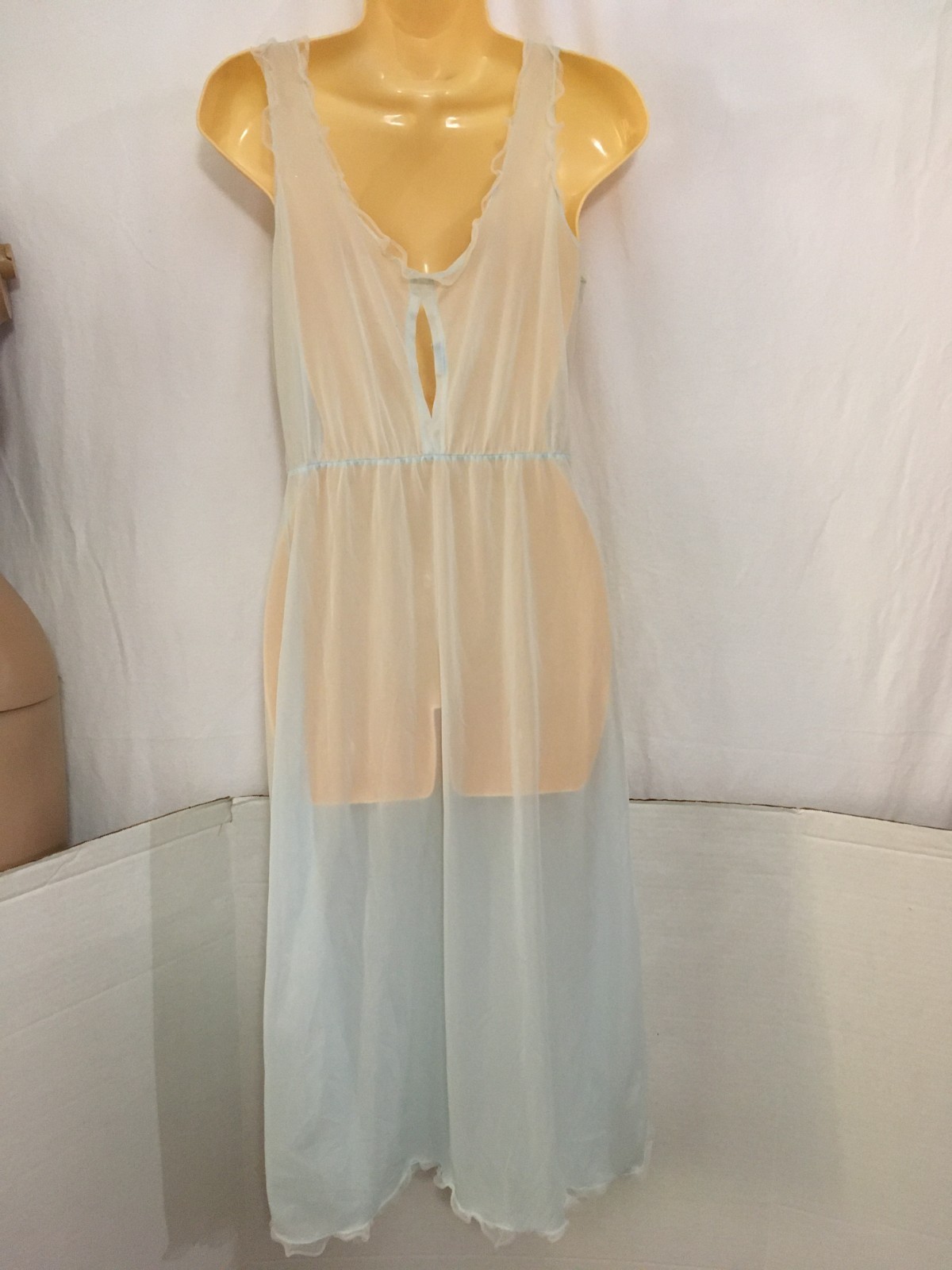 Vtg 40s? 50s? NIGHTGOWN Gown SHEER SILKY Nylon Mesh Embroidered Lady Leonara 14