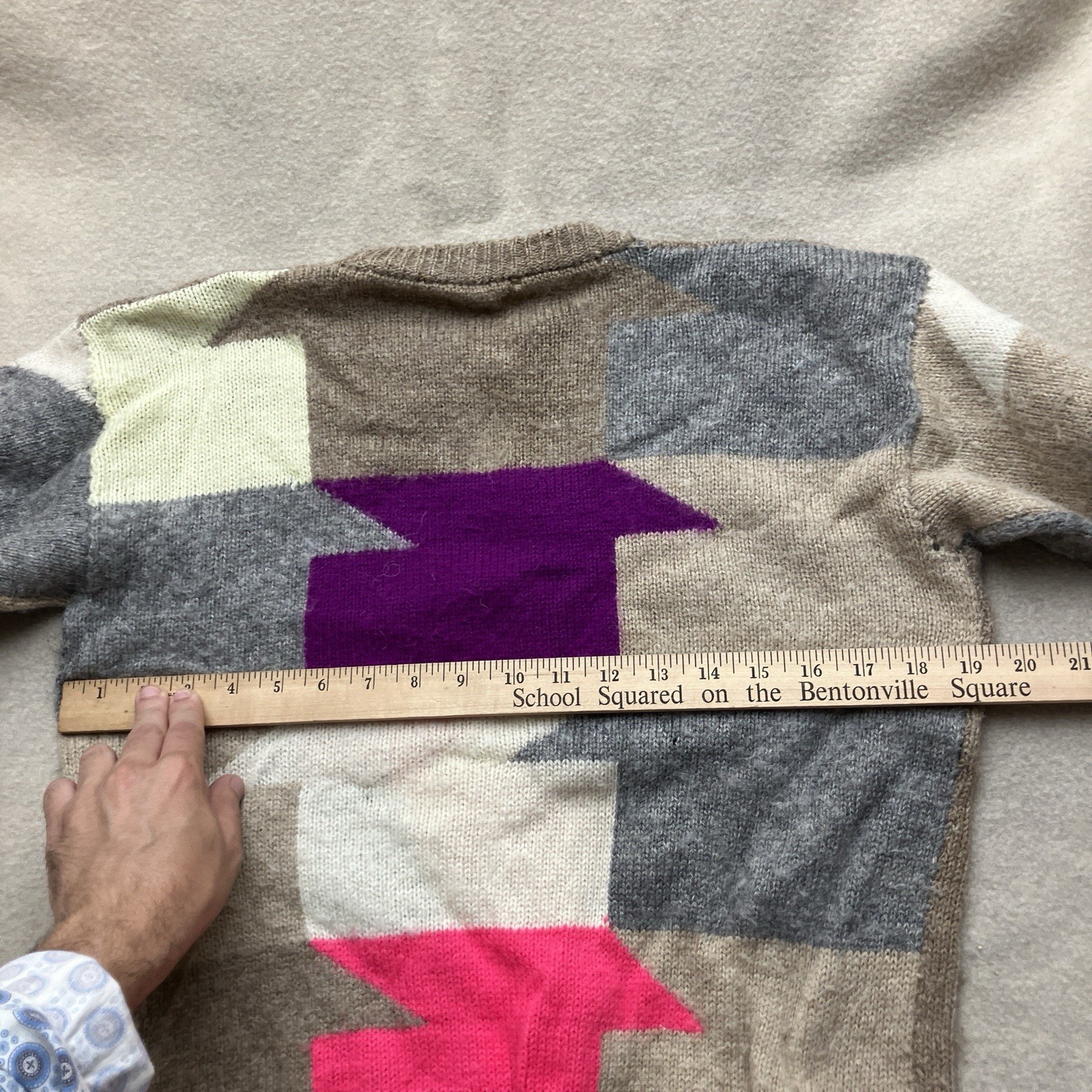 Vtg 80s Peruvian Baby Alpaca Sweater Wool S/M Geometric Design Women In Hats
