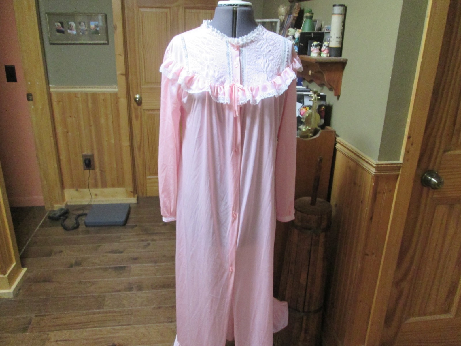 VTg RIKKI New York Modest Pink lace pinafore ruffled hem button front glam lg