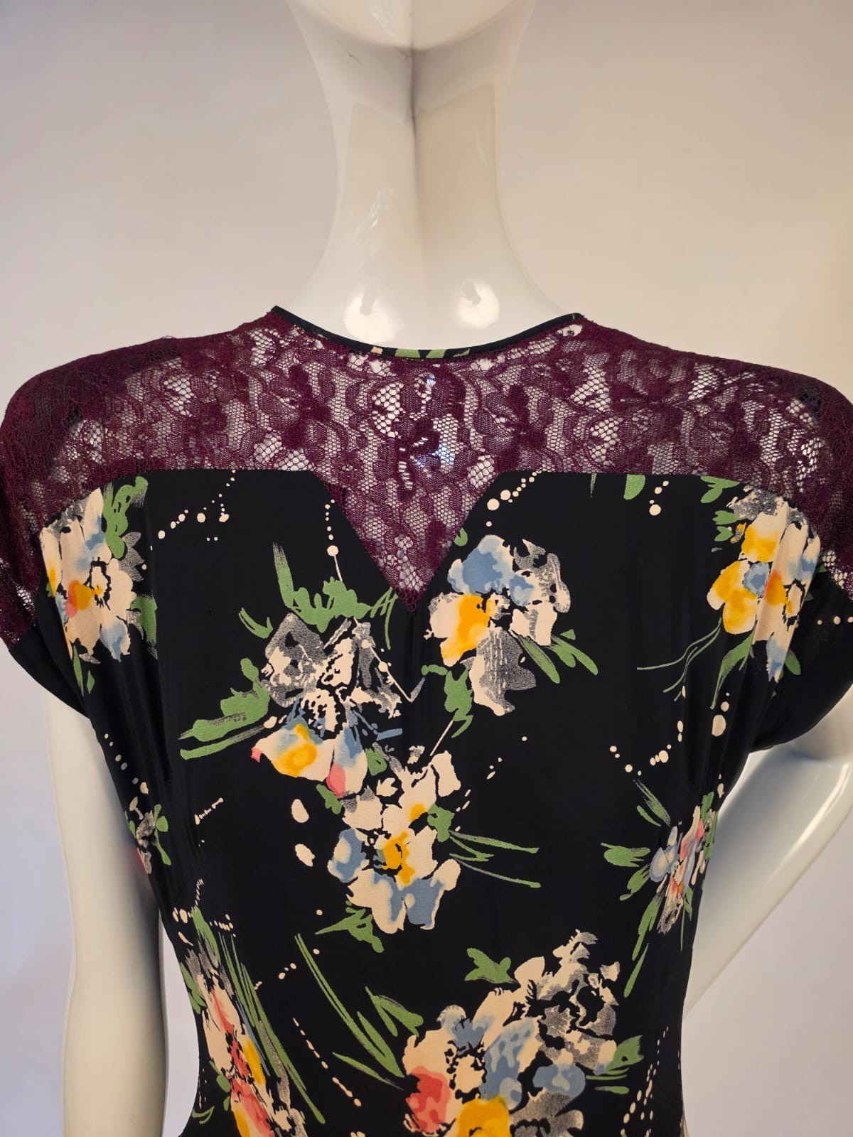 1940’S FLORAL BOUQUET PRINT RAYON DRESS W CRANBERRY LACE TOP + PEPLUM WAISTLINE