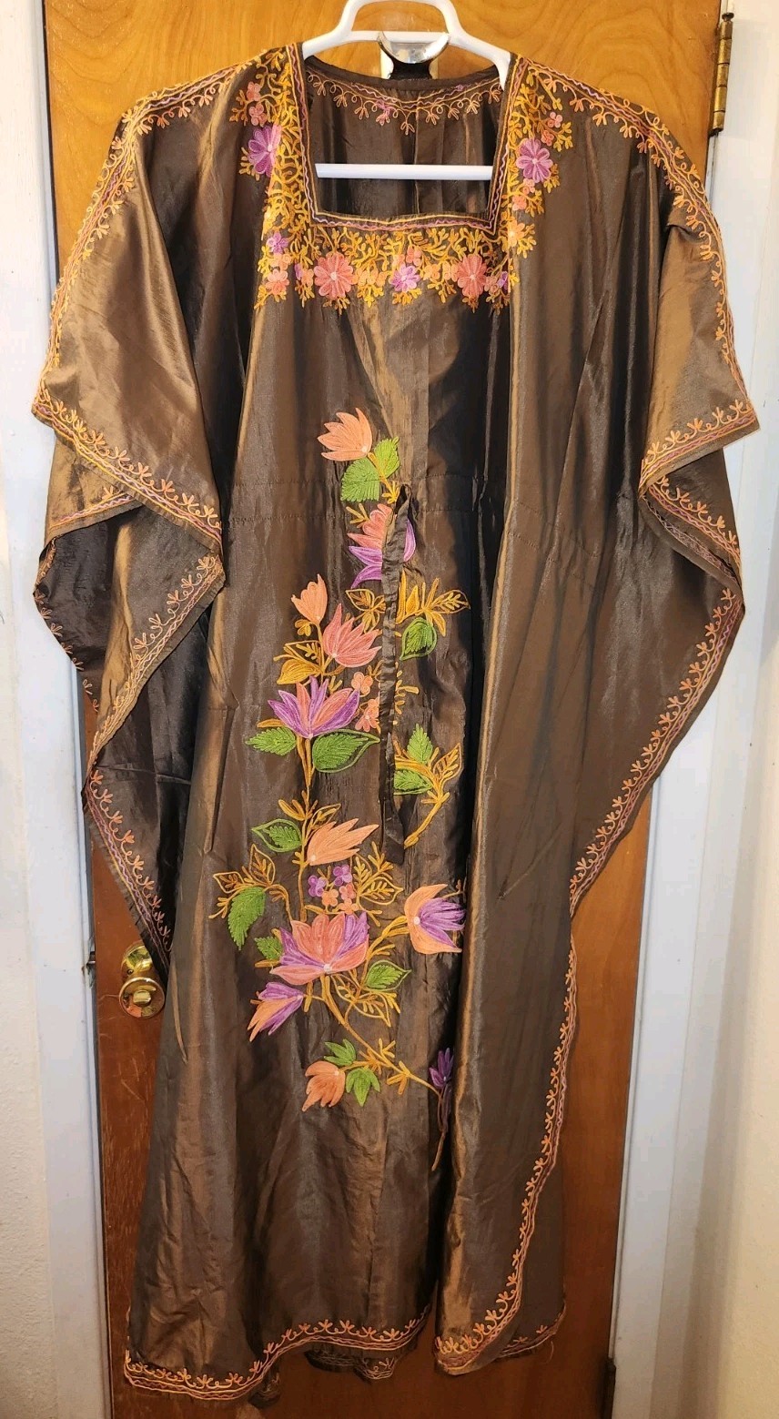 Vintage Brown Embroidered Floral Caftan Dess Loungewear Boho Hippie One Size