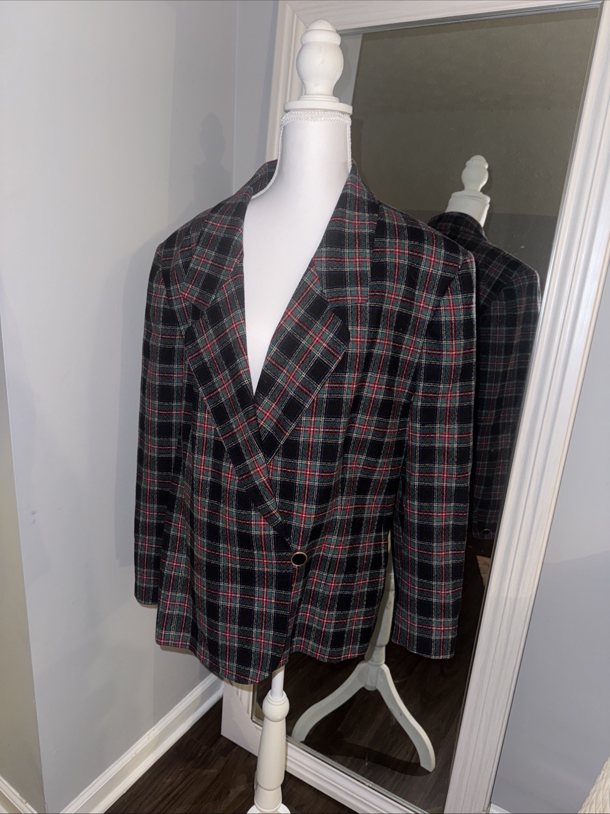 Pendleton Vintage Red, Green and Black Plaid 100% Virgin Wool Blazer