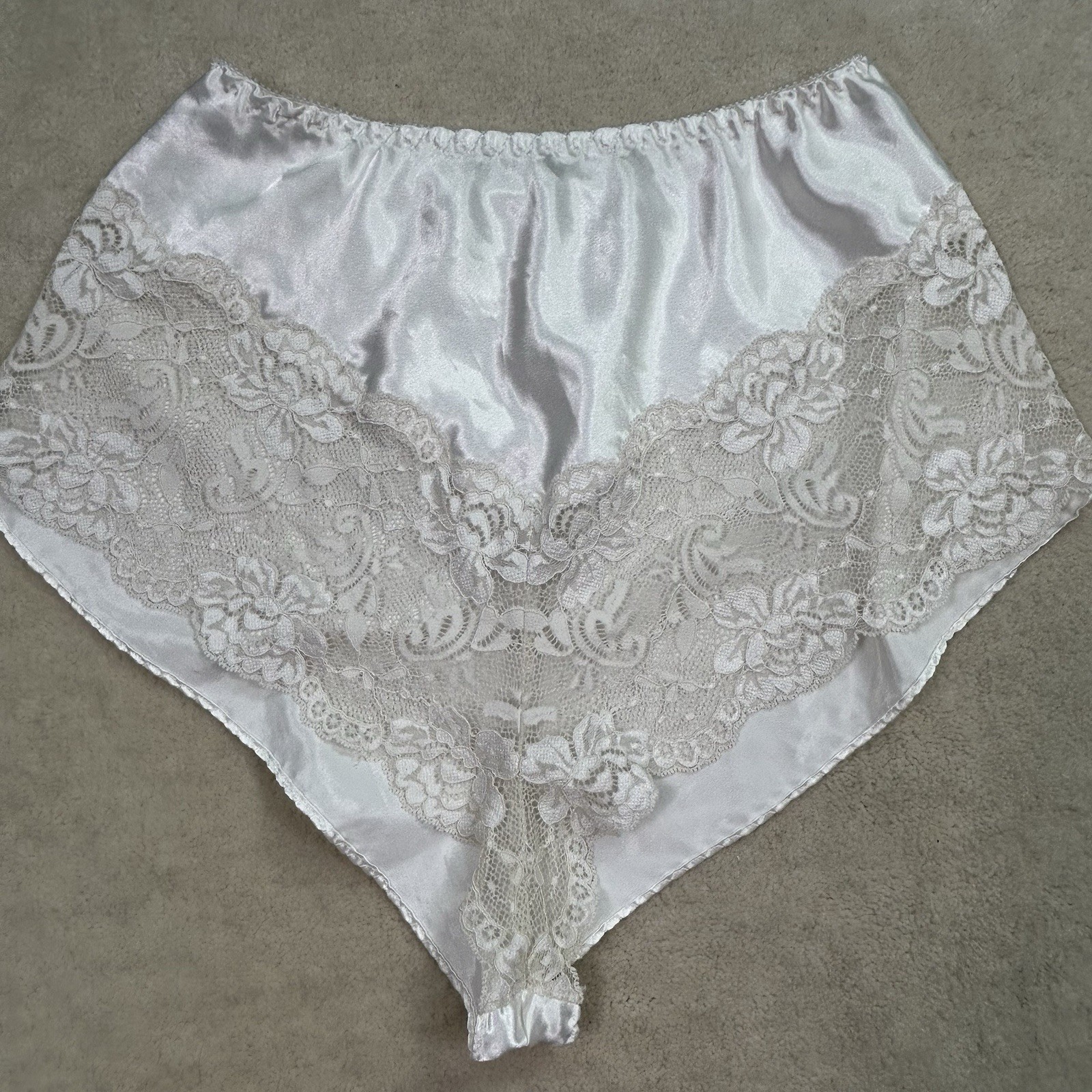 Farr West Vintage Women’s Medium Shiny High Rise Lace Under Garment Lingerie