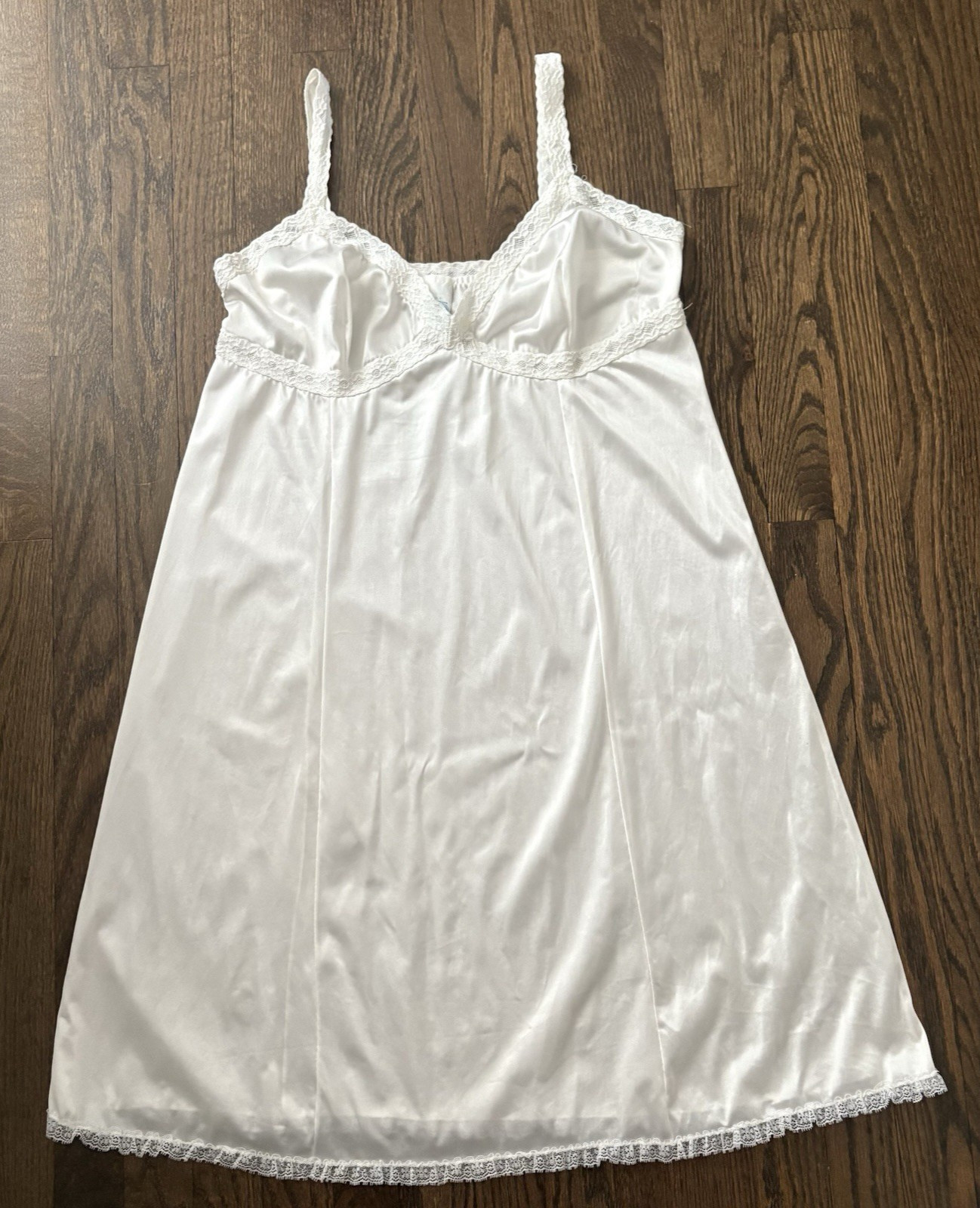 Full Lady Woman Slip Nylon Size 40 White ILGWU Machine Washable Made in USA