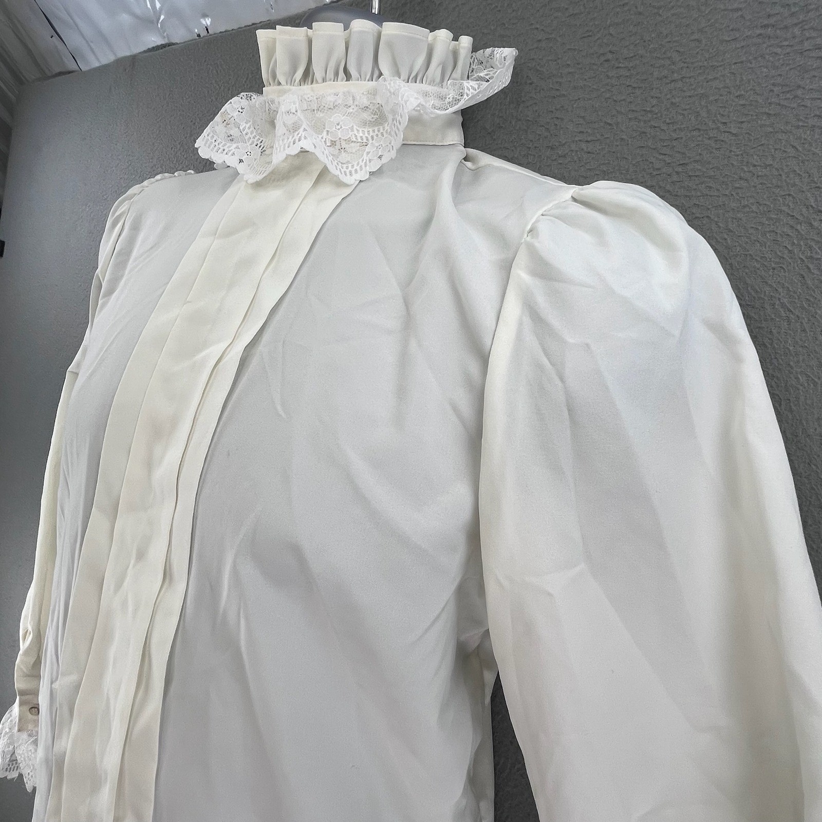 Lucky Winner Women Blouse Ivory Polyester Size 14 Vintage Victorian Lace Ruffle