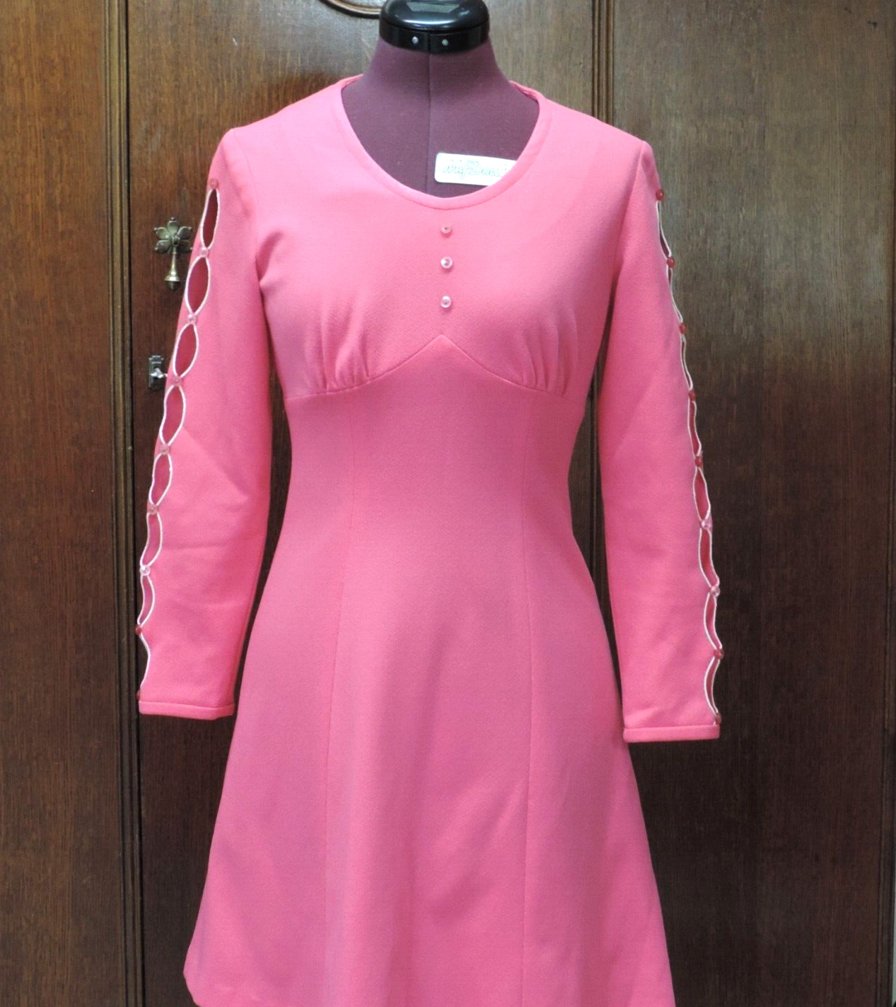 1970s Sears Bright Pink/Fushia Empire Waist Long Sleeve Buttons Dress B33 W27