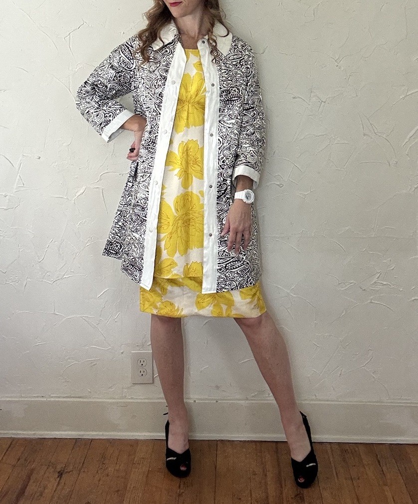 Vtg 1960s Mod Black White Paisley Vinyl PVC Raincoat Coat Space Age Aqua Queen