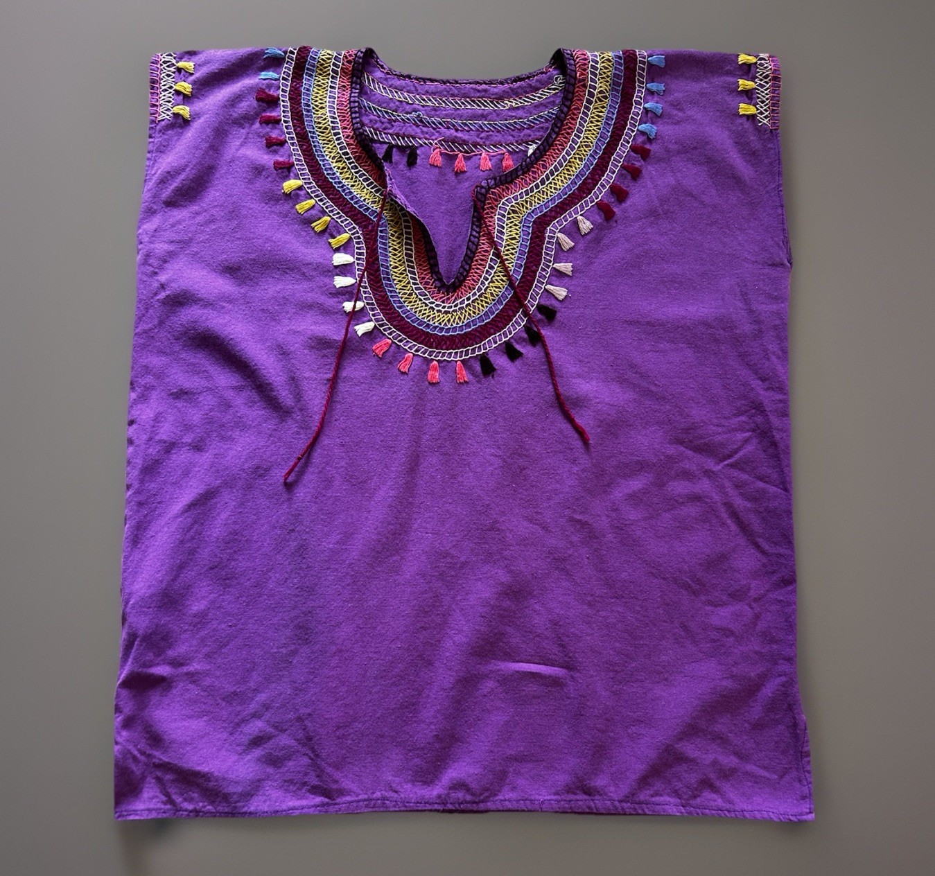 Vintage Guatamalan Huilpil Purple Rustic Hand Embroidered Sunburst Peasant Top