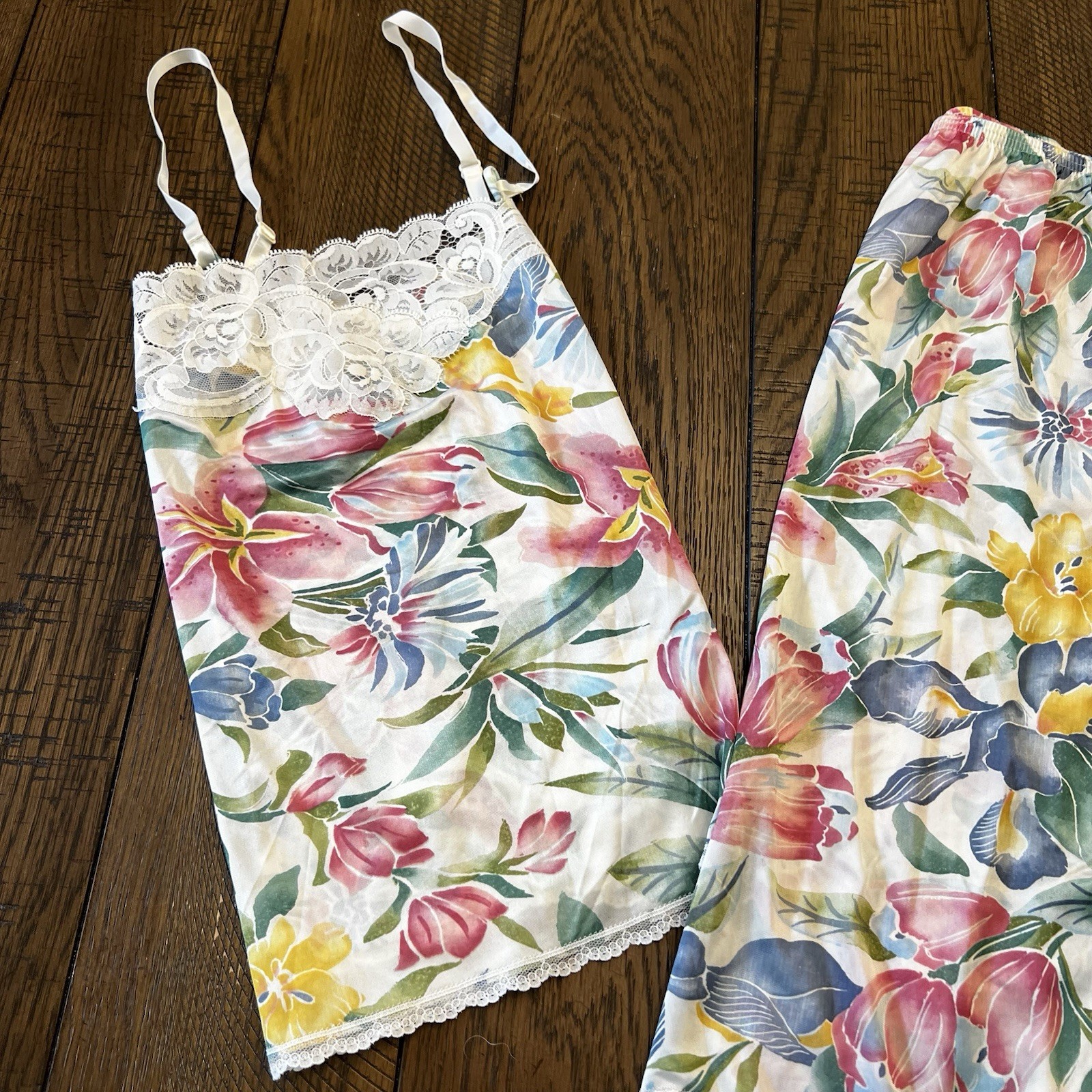 Vanity Fair Vtg Slip Camisole Set Floral Lace Antron III Nylon 38 L Women’s USA