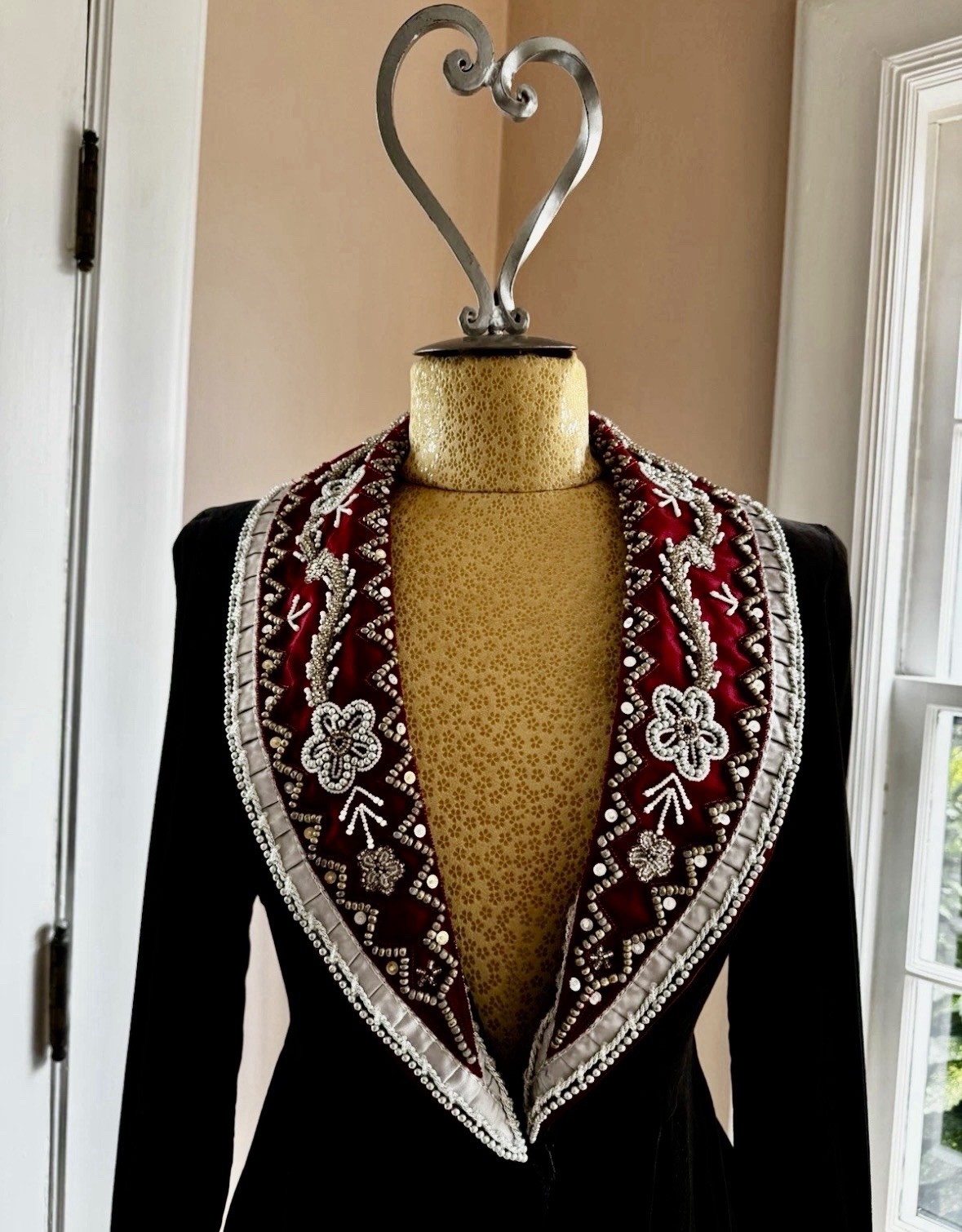 Vintage 1998 Double DRanchwear „Tee-Wee-Lee-Ma” Beaded Velvet Gown XS.#23/200