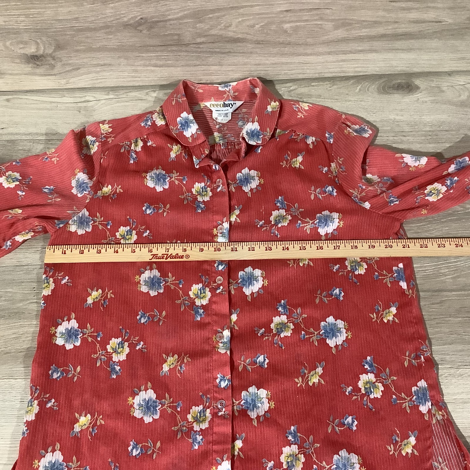 Vintage Rare Eccobay USA Red Floral Button Up Shirt Womens 15-16 Textured Stripe