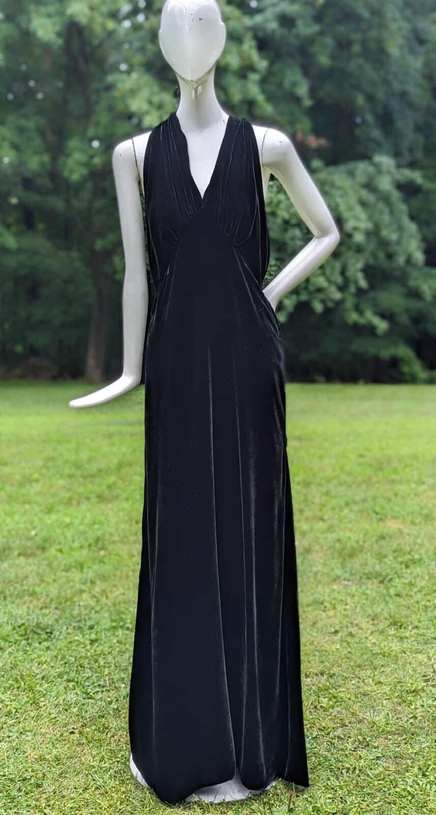 ALLURING 1930’S BLACK SILK VELVET LONG DRESS W OPEN DOUBLE STRAP BACK