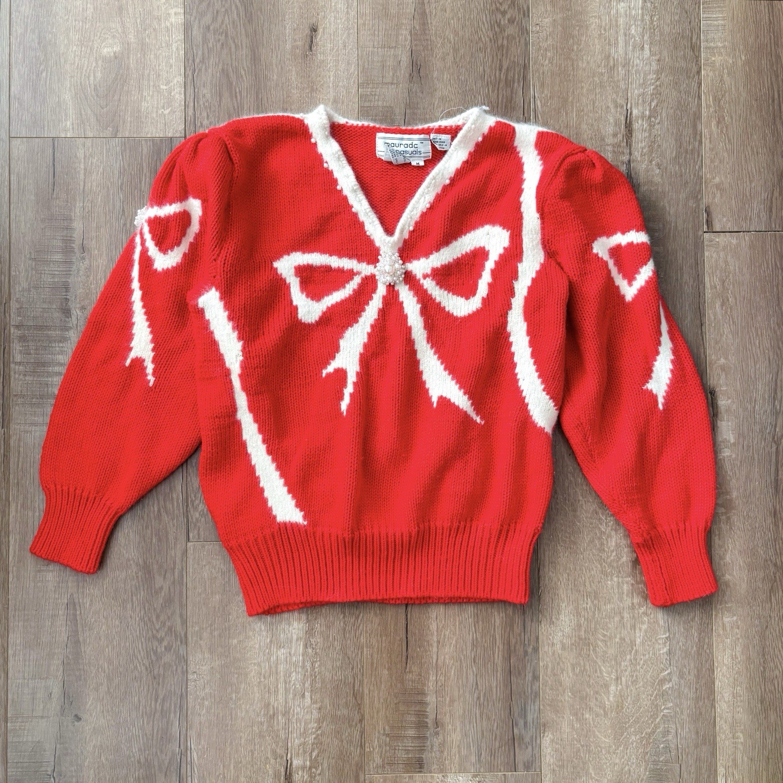 Vintage 1980’s Maurada Casuals Red & White Knit Bow Beaded Pearl Sweater M