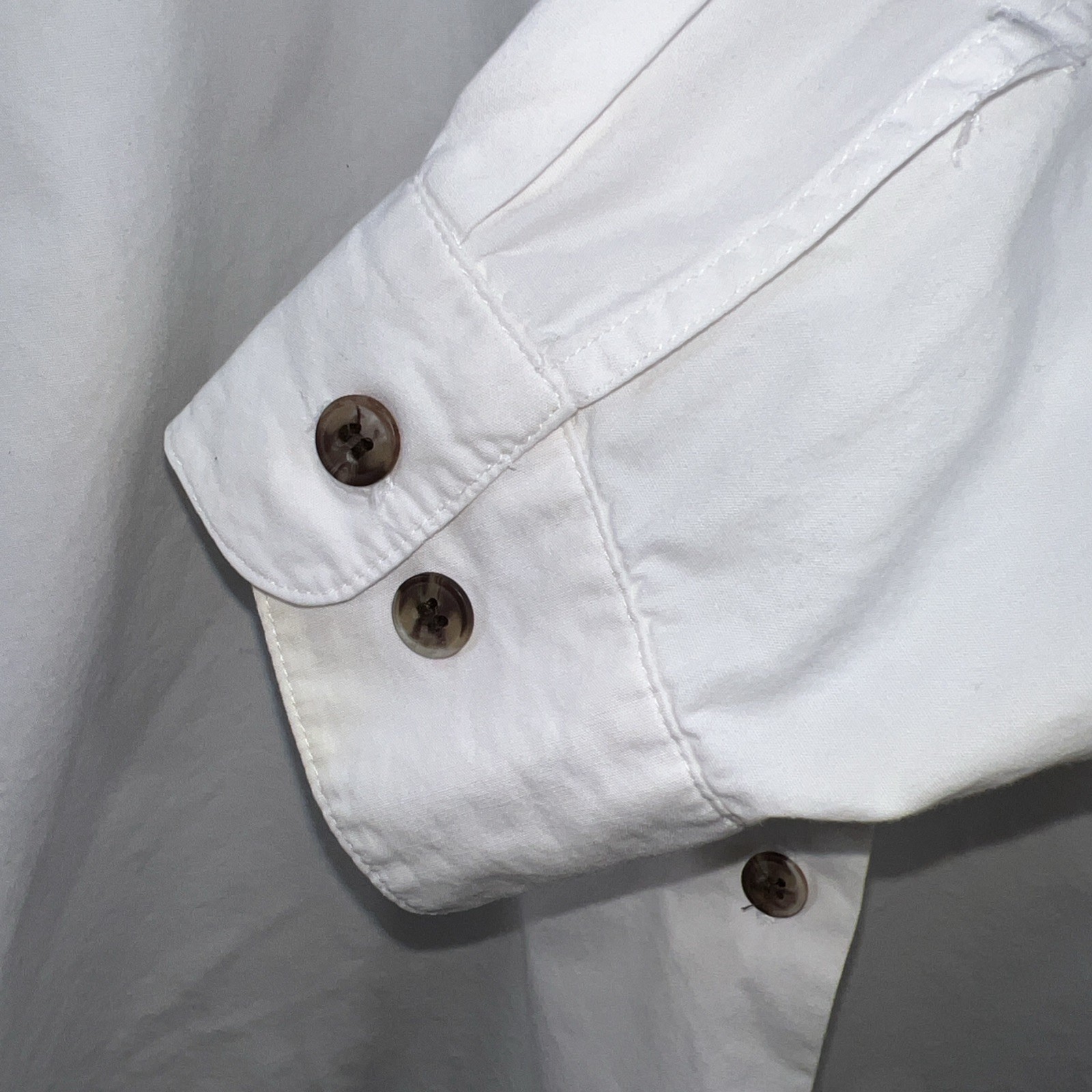 Vtg Cambridge Dry Goods White Shirt Womens Size M Embroidered Alaska Wildlife