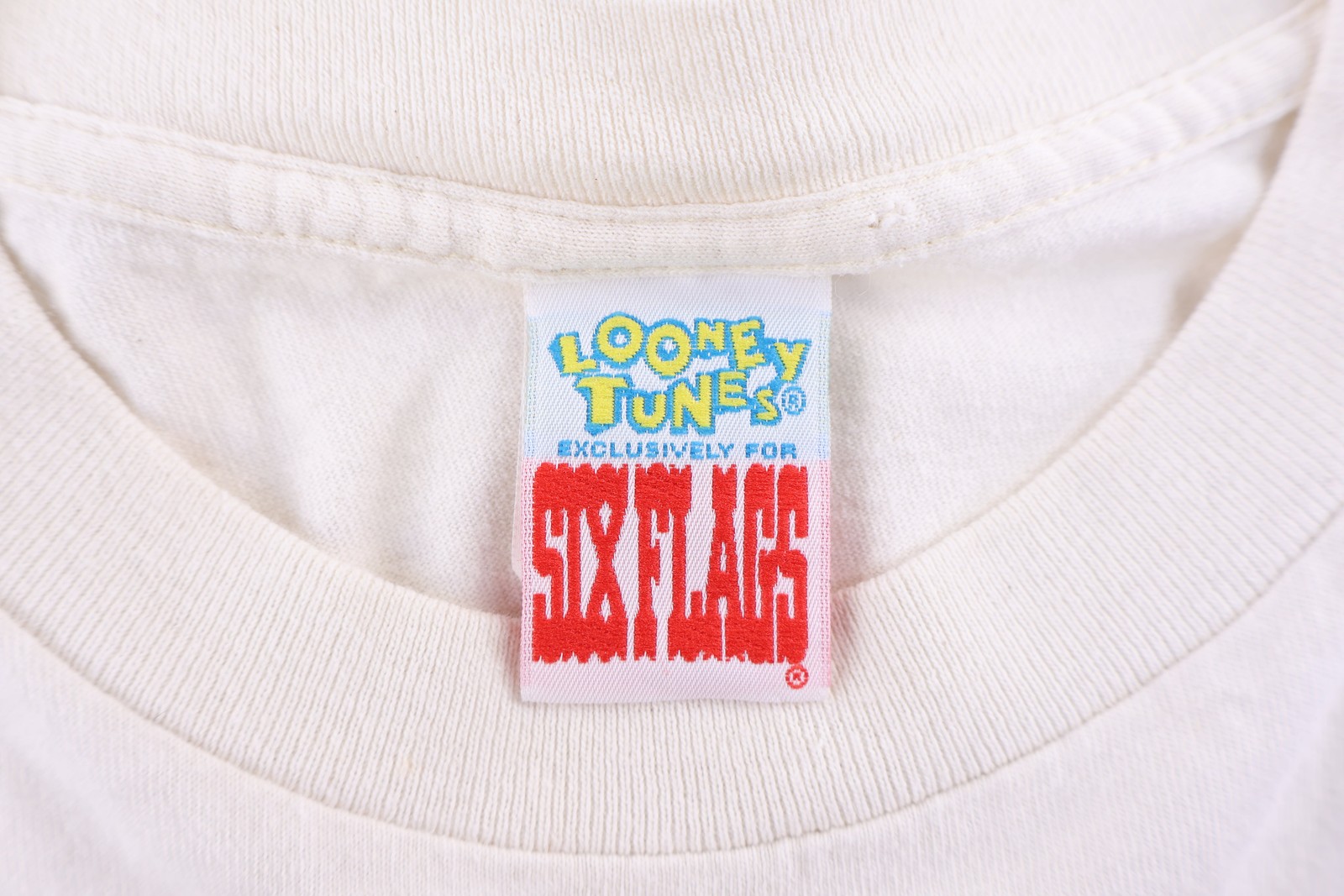90’s Six Flags Robin Hood Daffy T-shirt