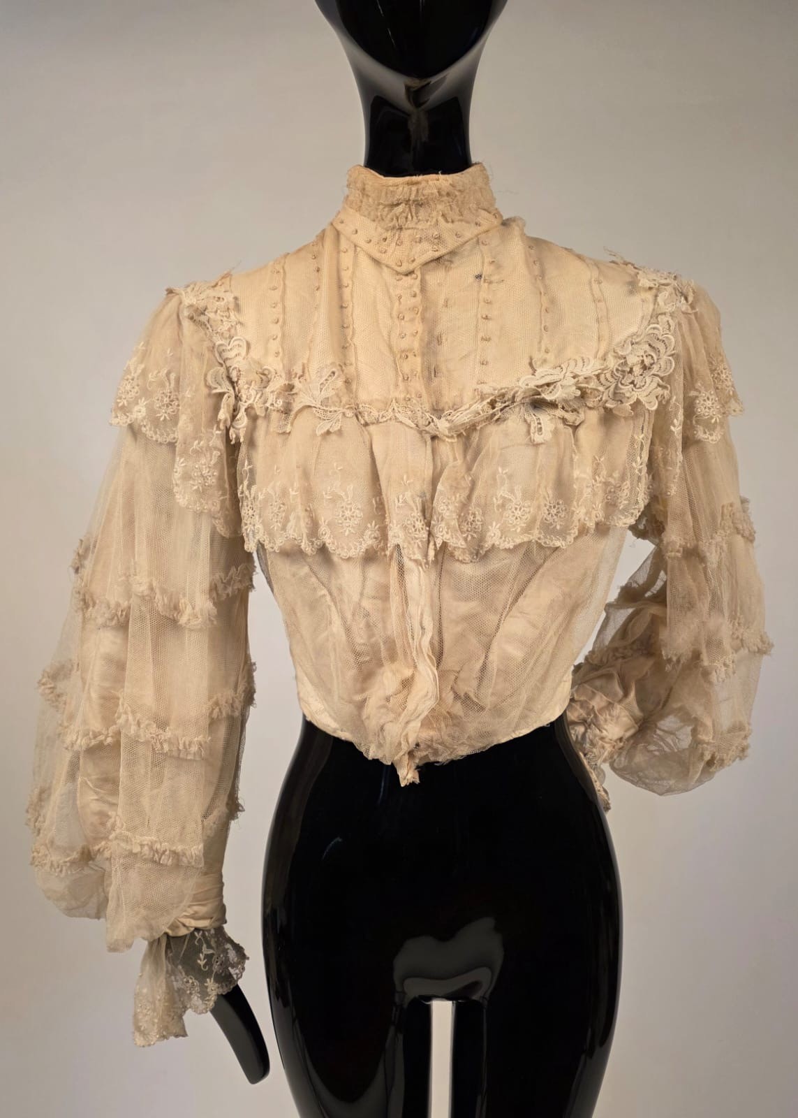 TURN OF C VICTORIAN NET + LACE BODICE W PUFF SLEEVES + RICH RUFFLES