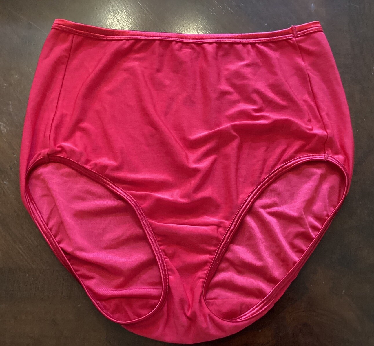 Vanity Fair 13-109 SZ 7 RED VINTAGE NYLON SPANDEX BRIEFS SECOND SKIN SHINY TRIM