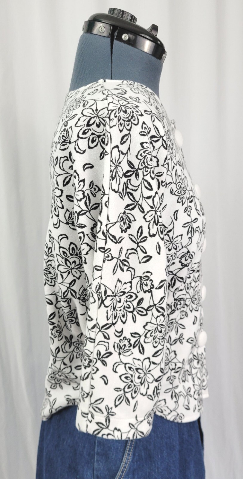 Vintage Currants White Cropped Batwing Top w Black Florals Size Large