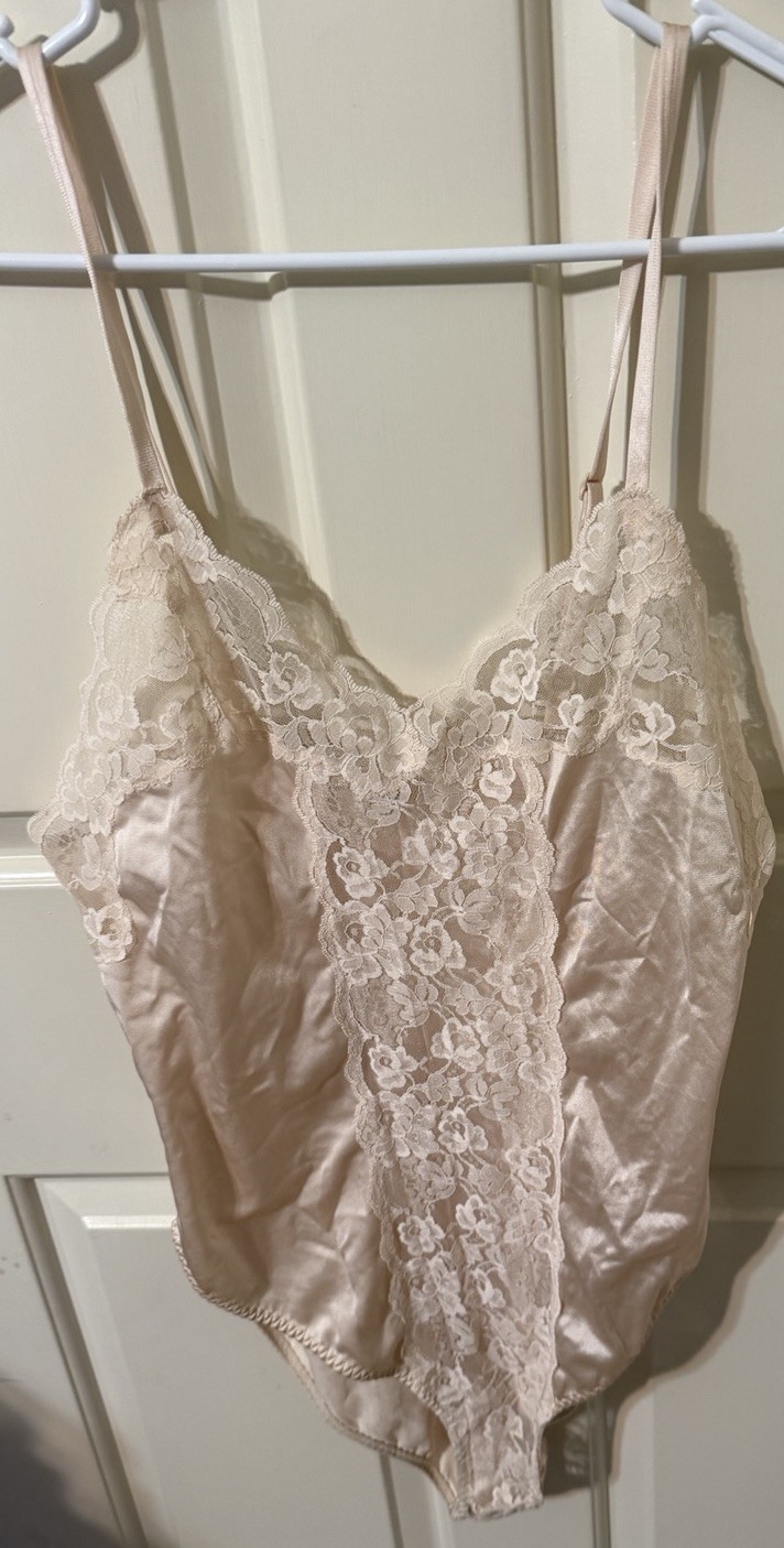 Vintage Bestform Nude Bodysuit Nylon Lace Size 34 Teddy Lingerie Snap Closure