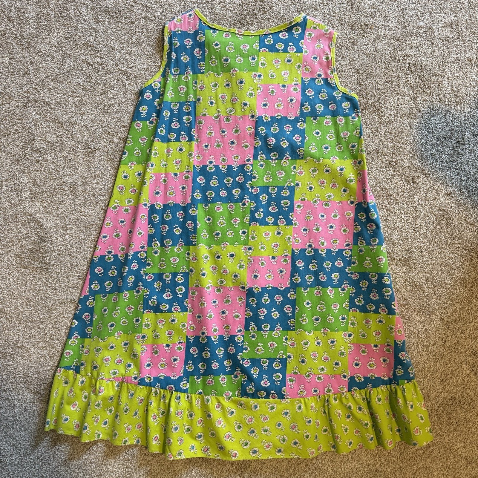 VTG 1970s Whimsical Psychedelic Vibrant Floral Patch Shift Dress California Med