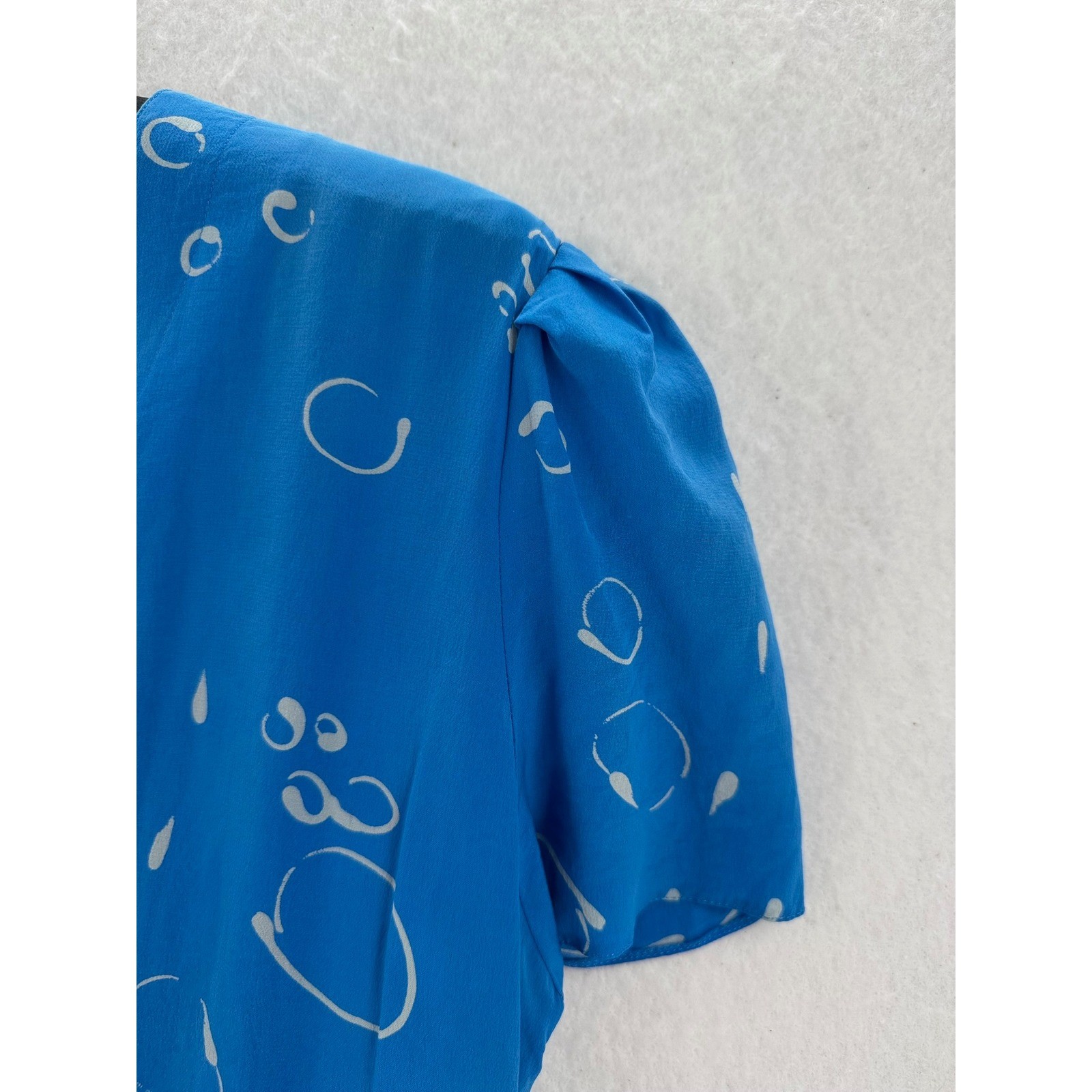 Vintage Maggy London 100% Silk Blue Abstract Bubble Print Dress V-Neck Size 6
