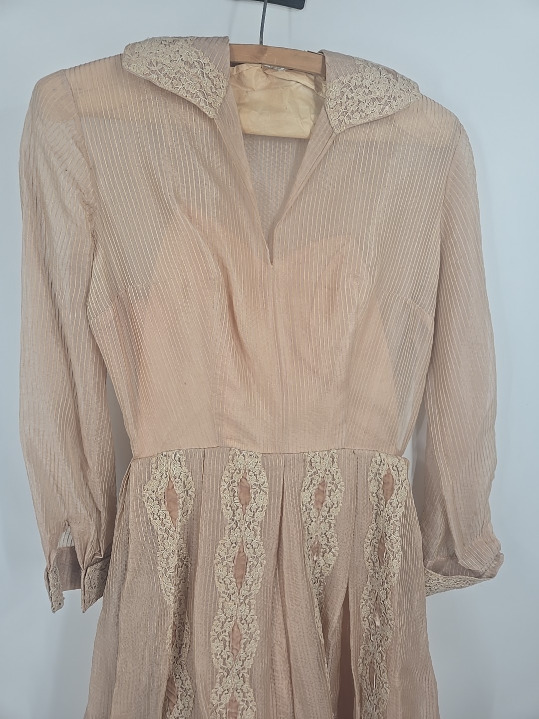 Vintage 1950s Unlabled Lace Formal Dress, Creamy Taupe Tan Metal Zipper