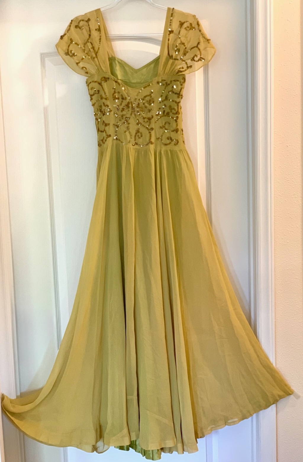Vintage 1930s Princess Chartreuse green /yellow Chiffon & sequin Gown long Dress