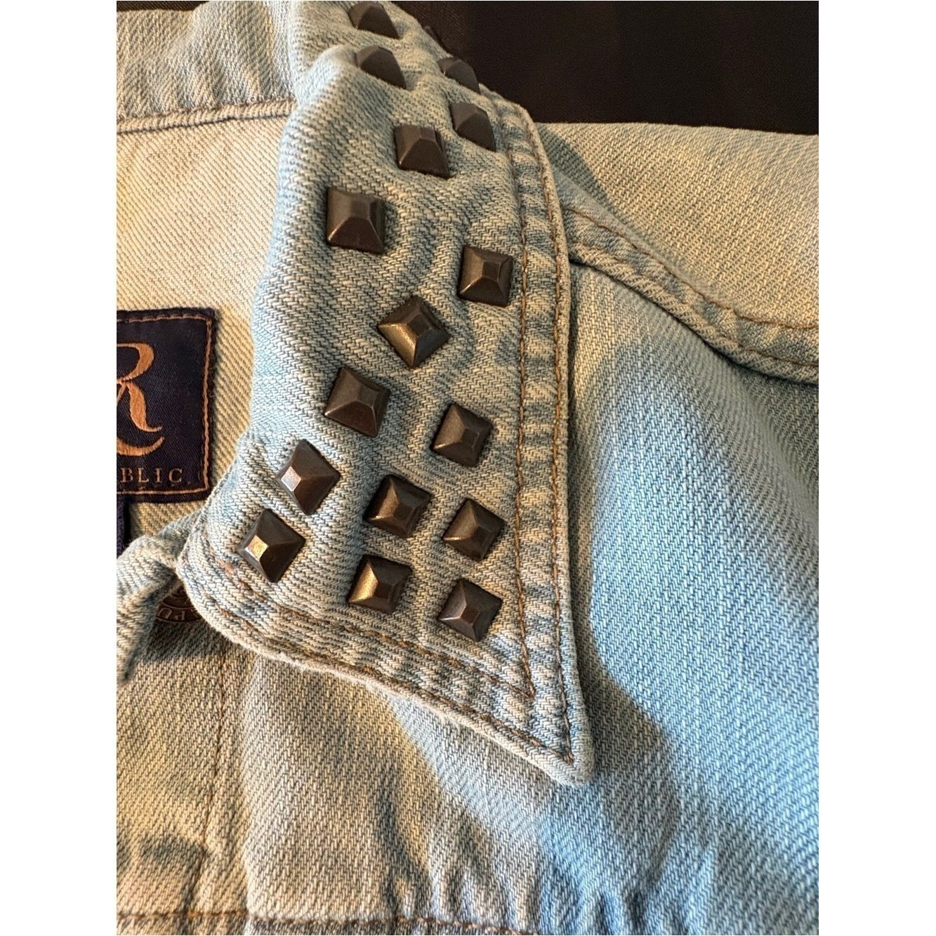 ♾️Y2K Studded Light Wash Oversized Denim Biker Jacket XS Fall Layering♾️