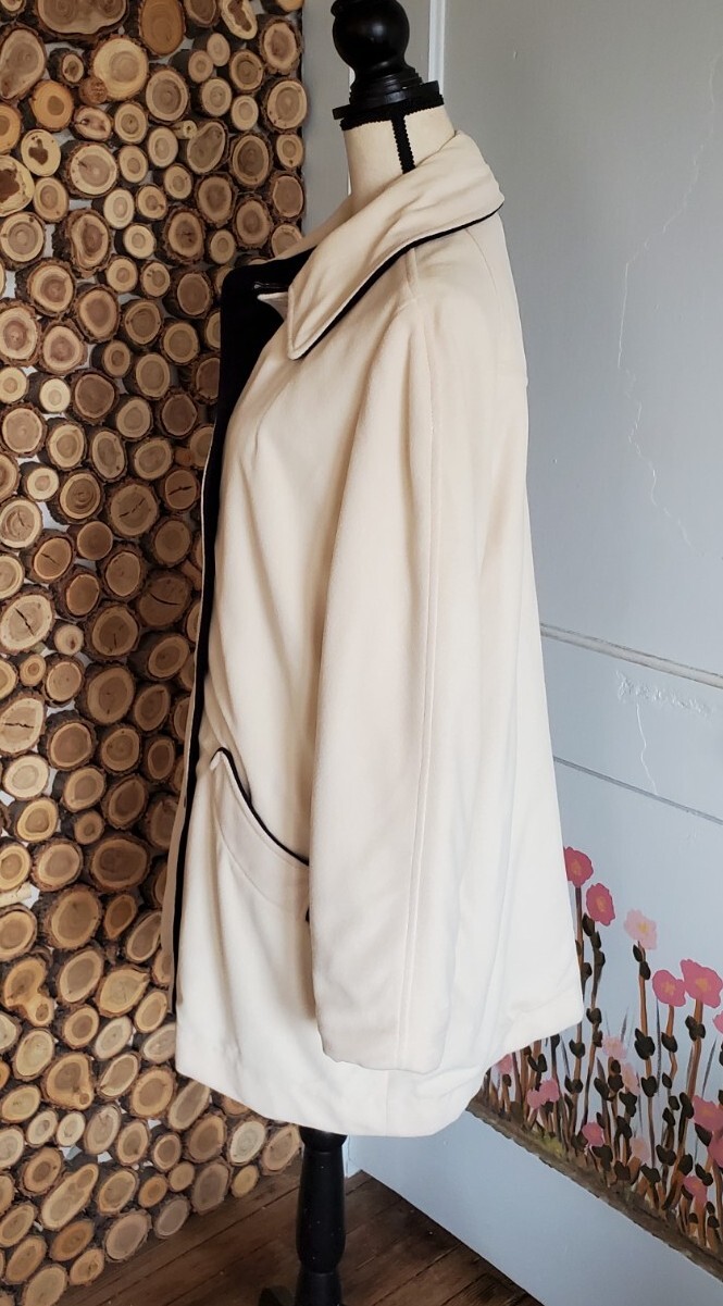 Vintage Lambert’s Enid OK Wellington Fashions Kashmiracle Cream & Black Coat XL