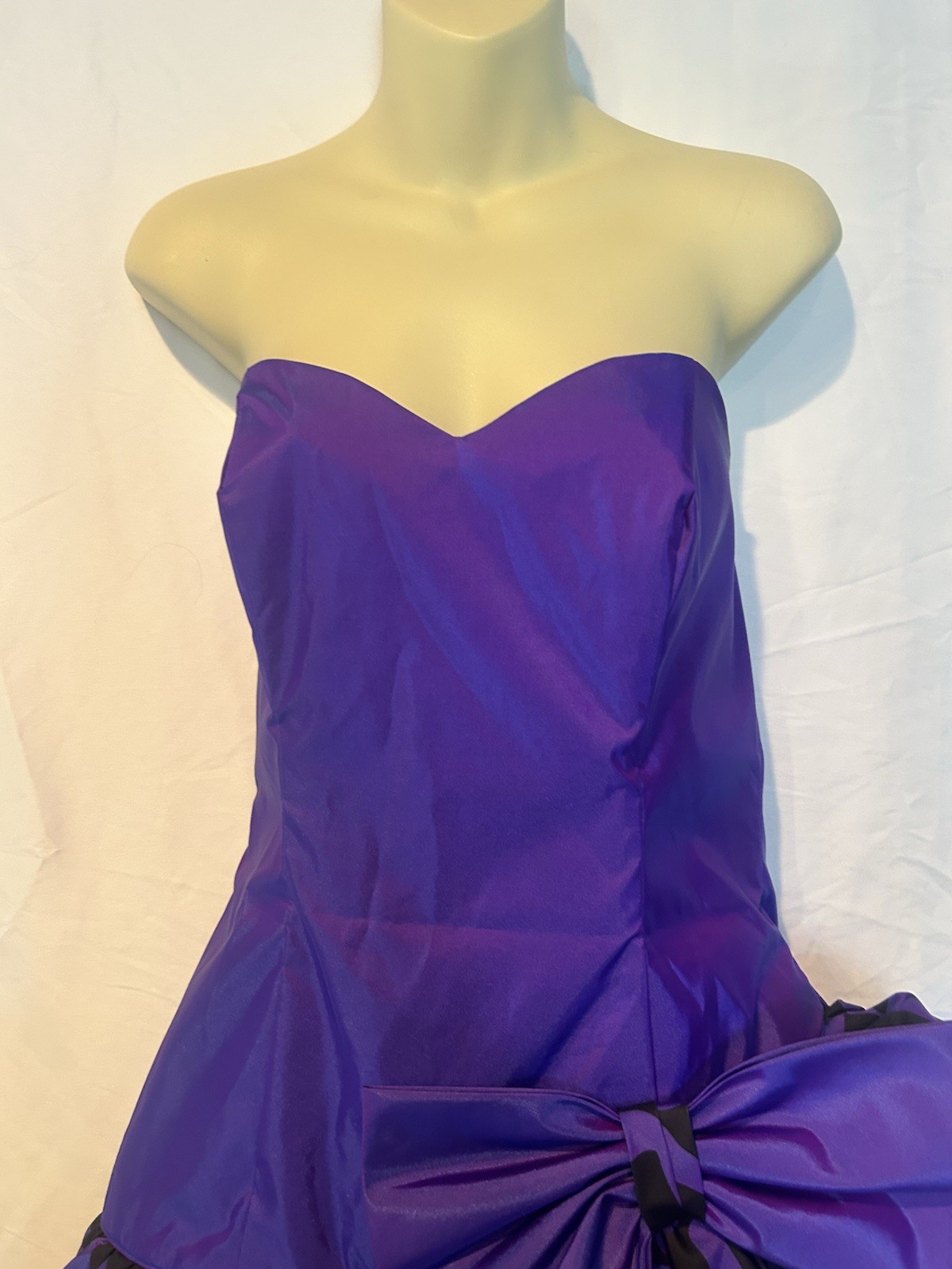 Vintage 1980s Purple And Black Strapless Prom Dress Iridescent