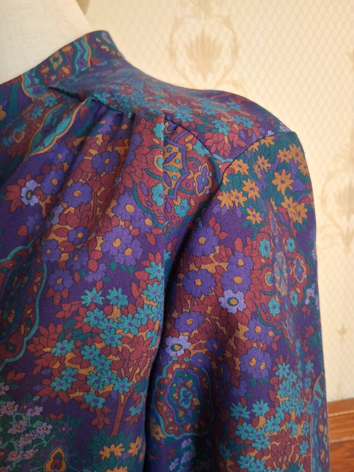 Vintage 1970s British Lady Union-Made Psychedelic Paisley Boho Mod Dress, s 18.5
