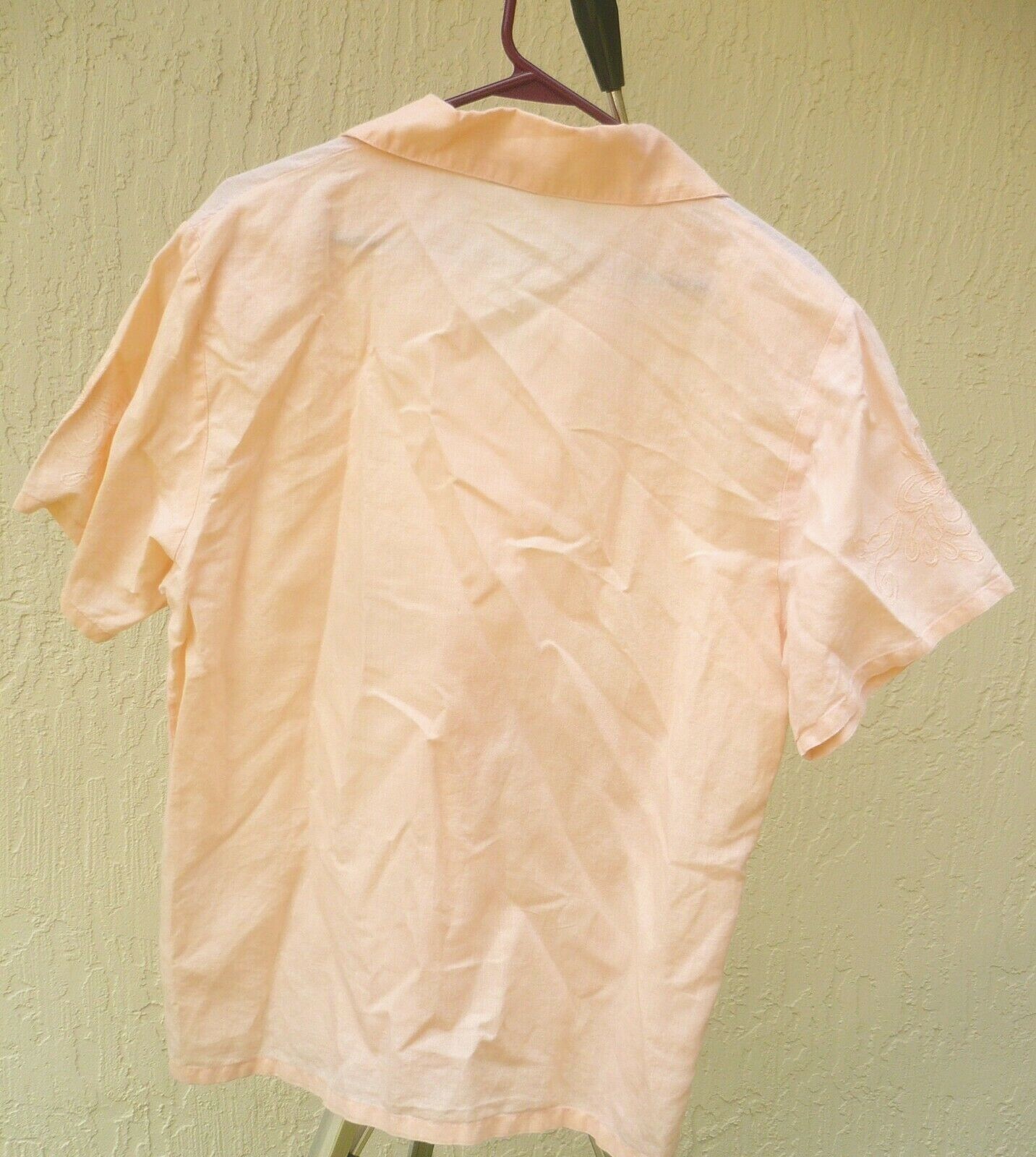 VTG DIVA BRAND M L PEACH PINK EMBROIDERED BUTTON DOWN SHORT SLEEVE BLOUSE WOMEN