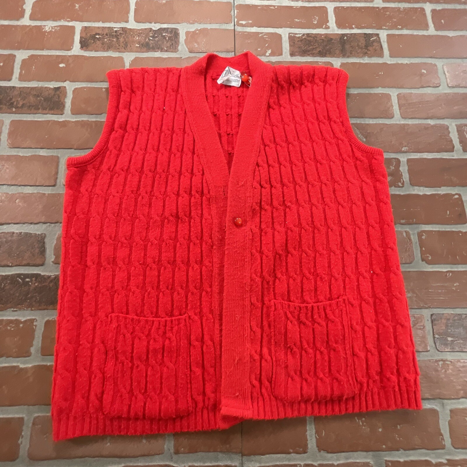 Vintage Billie Jo Woman’s Red Cable Knit Cardigan Sweater Vest Read